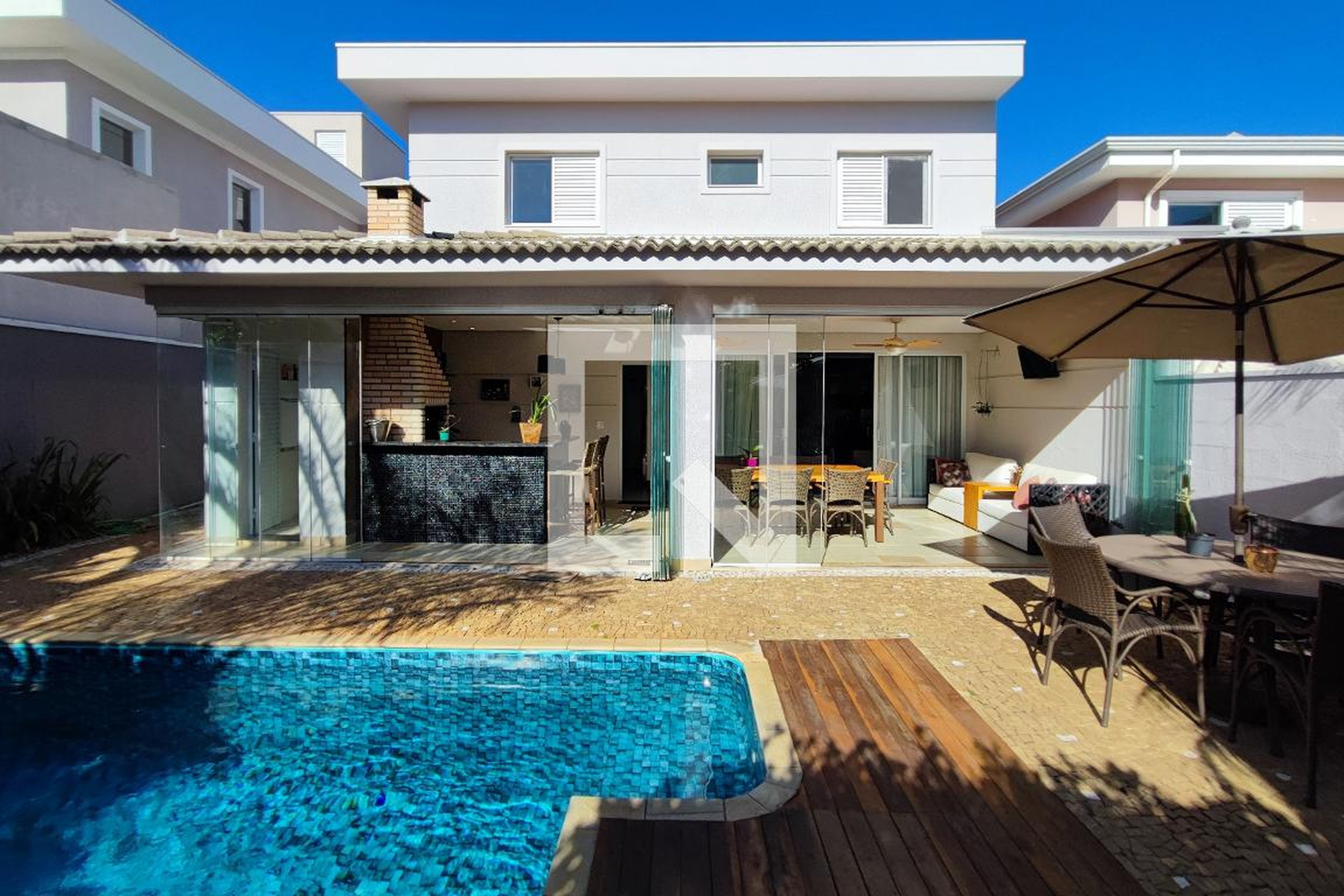 Piscina Condomínio em Rua Advogada Maria de Lourdes Ferreira Pimentel, 387