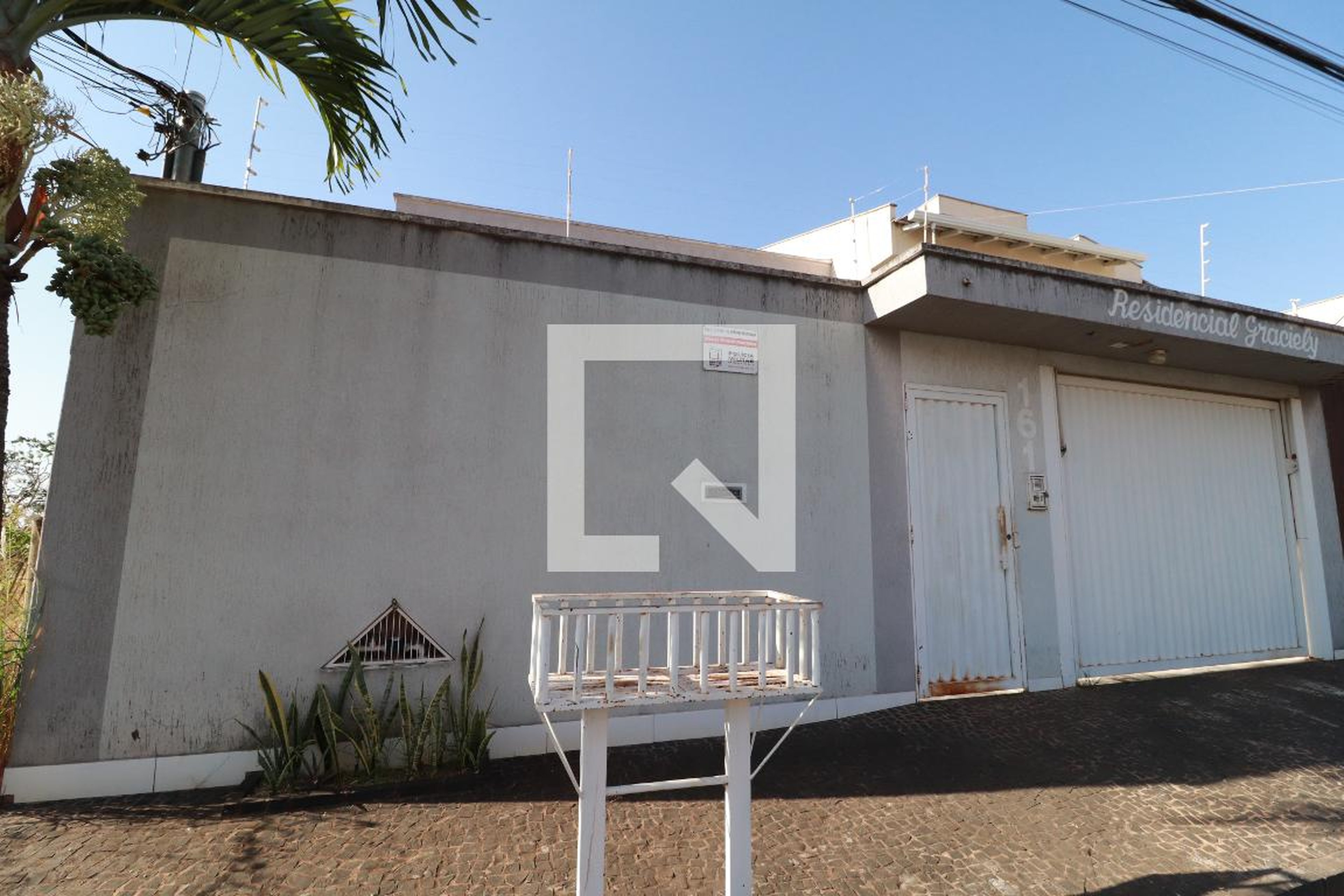 Fachada Condomínio em Rua Antônio Junqueira Resende, 161