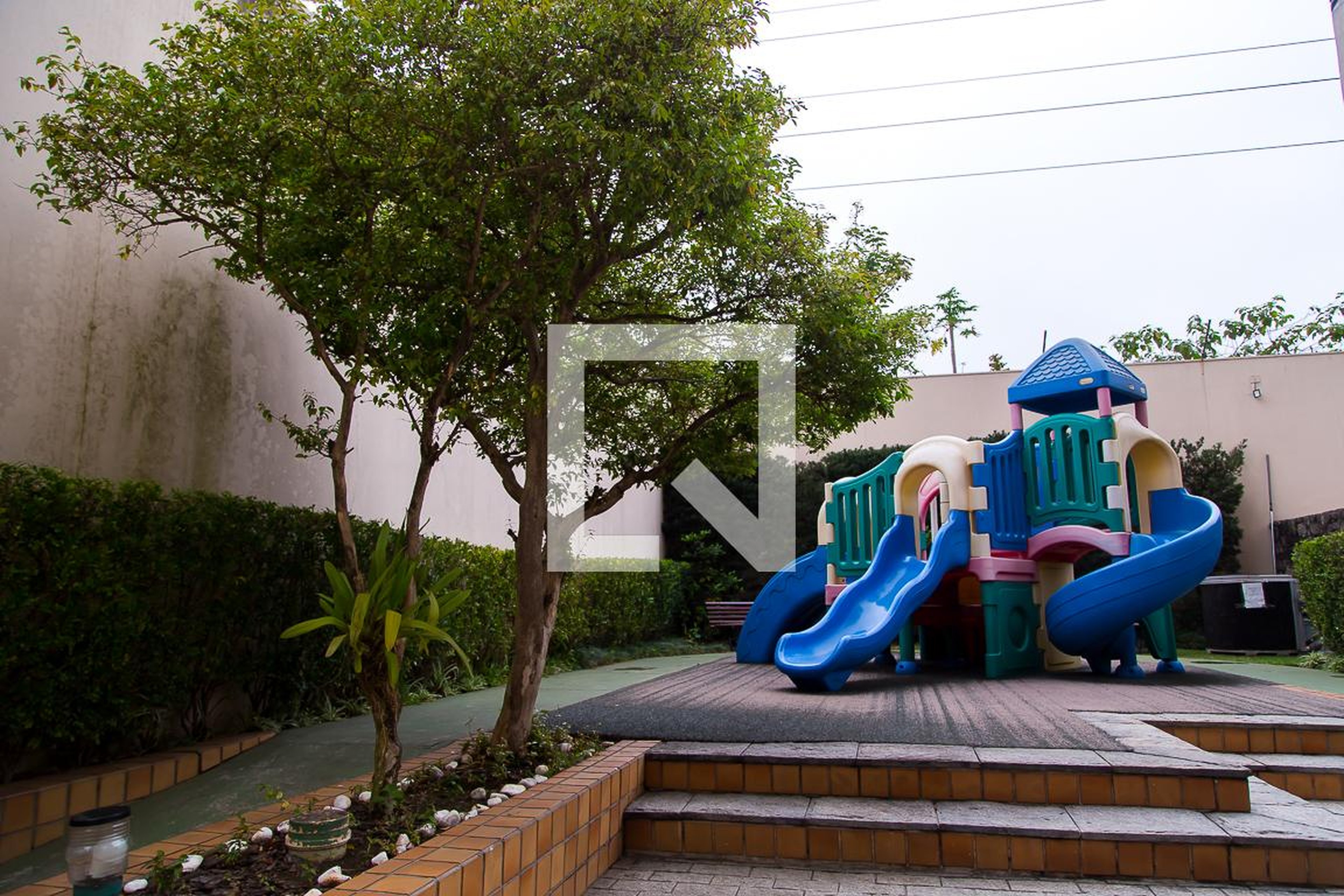 Playground - Day Flores