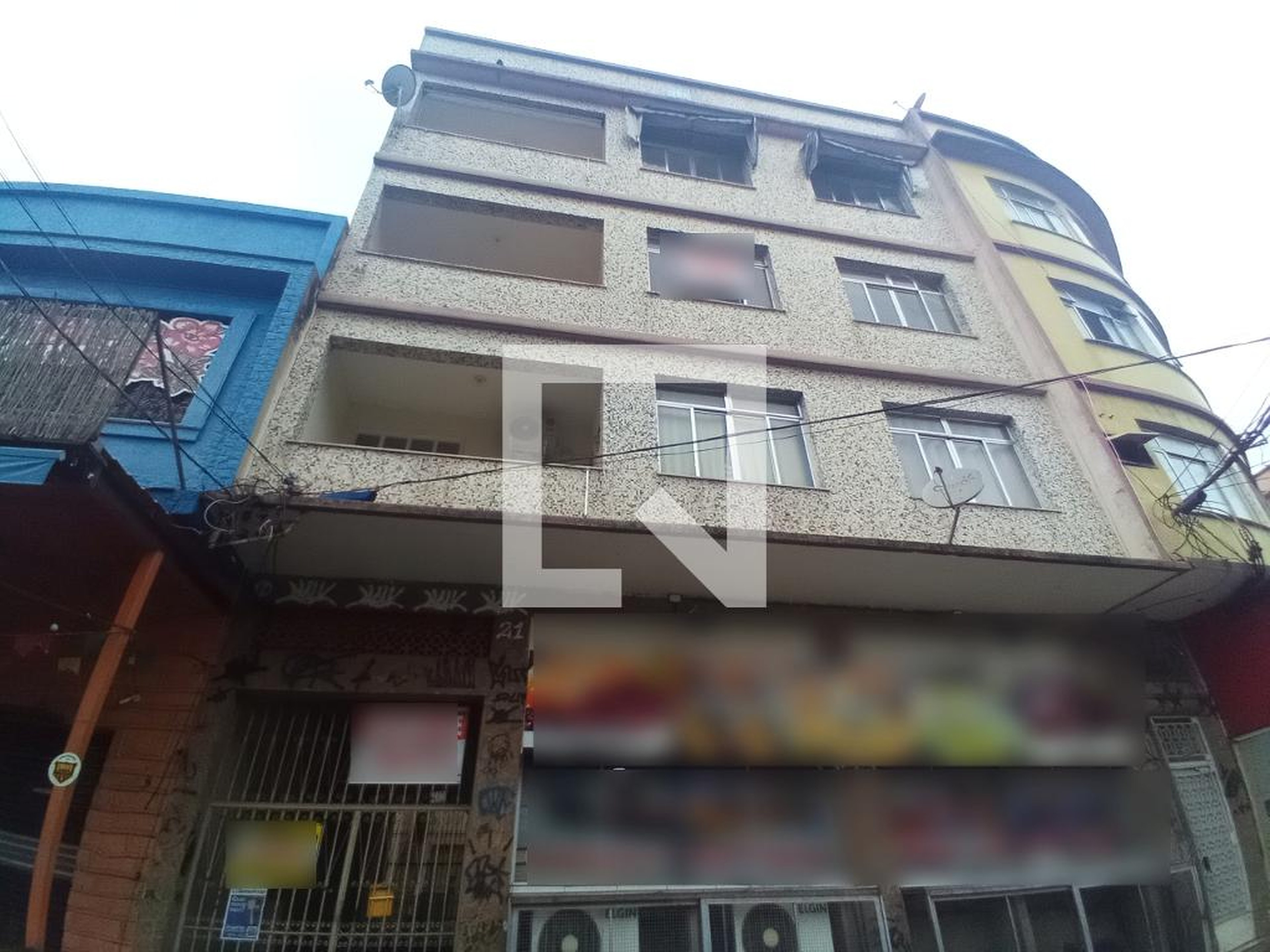 Fachada Condomínio em Avenida Braz de Pina, 2690