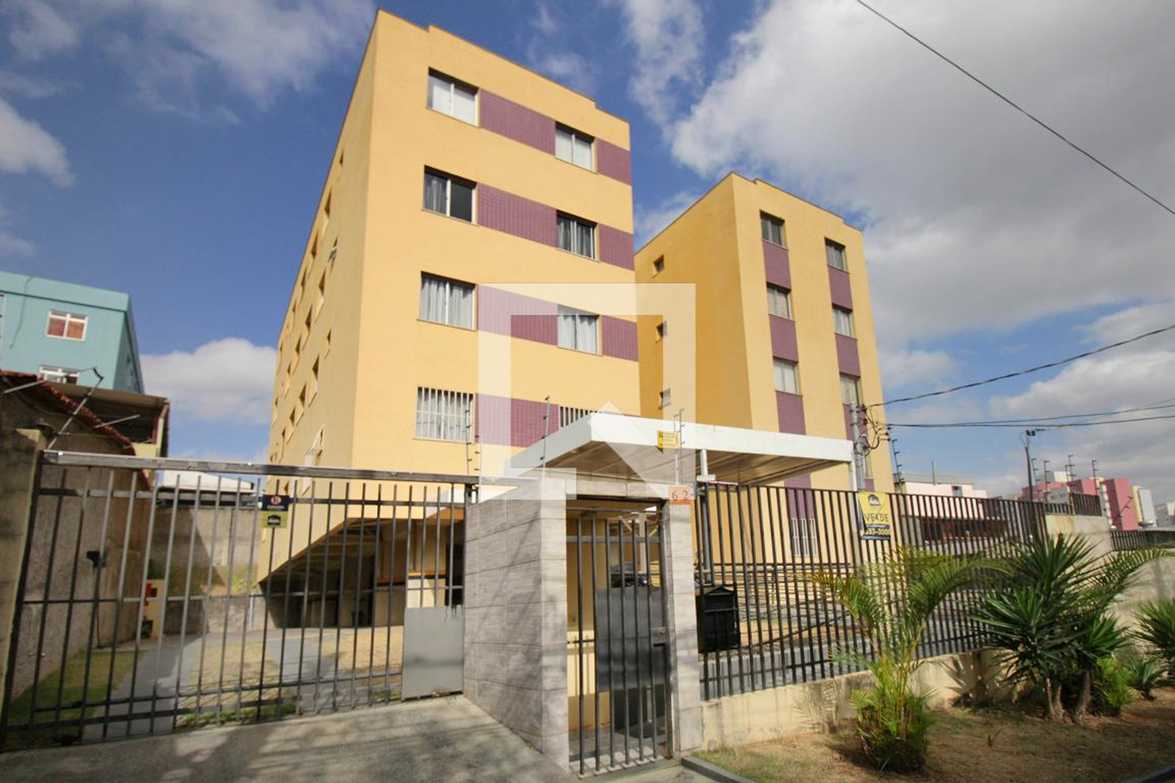 Fachada Condomínio em Rua Álvares da Silva, 62