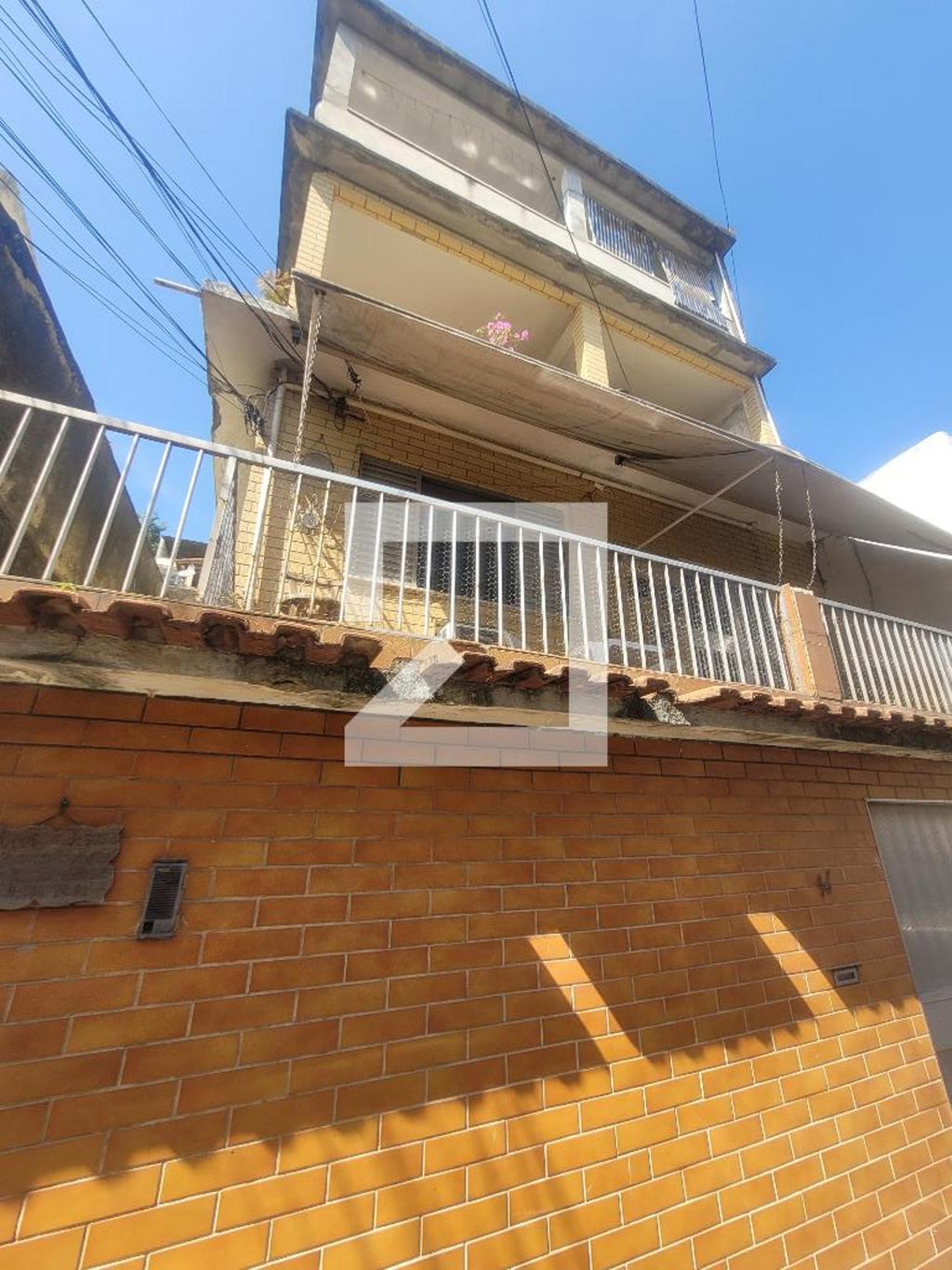 Fachada Condomínio em Rua Guaranésia, 85