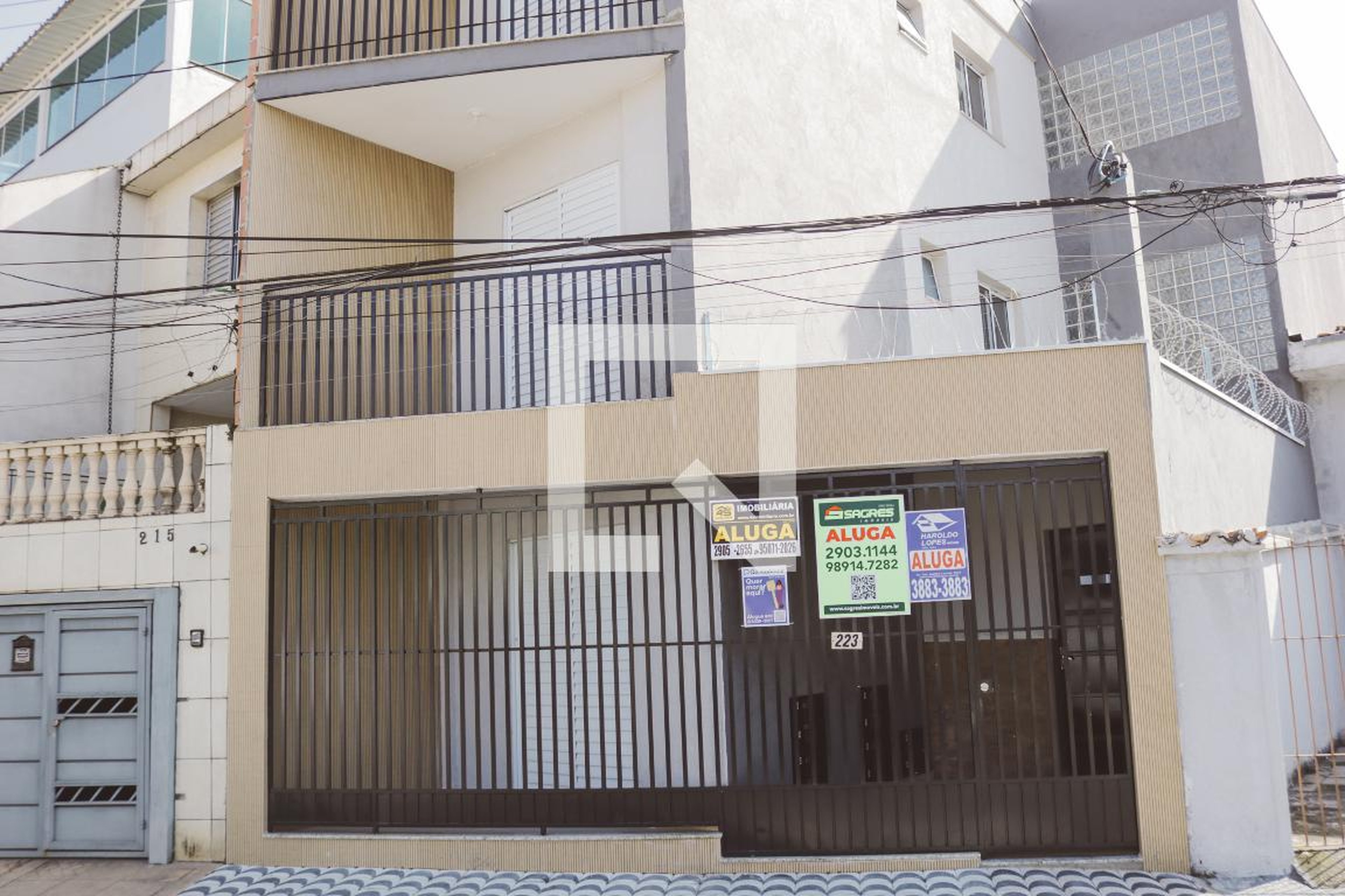 Fachada Condomínio em Rua Esmeraldino Cavalcanti Torres, 223