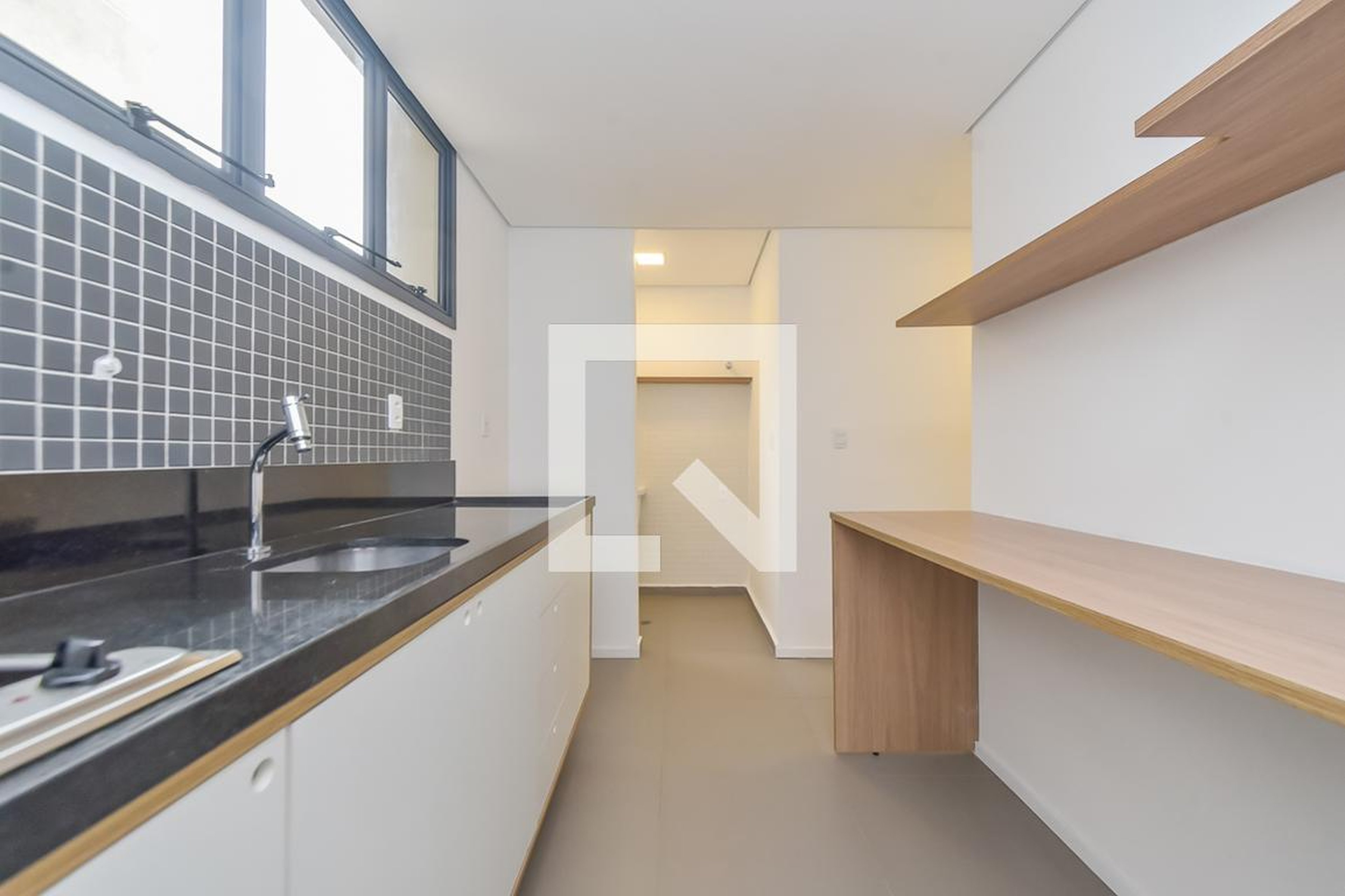 Entrada - Alice Thomé