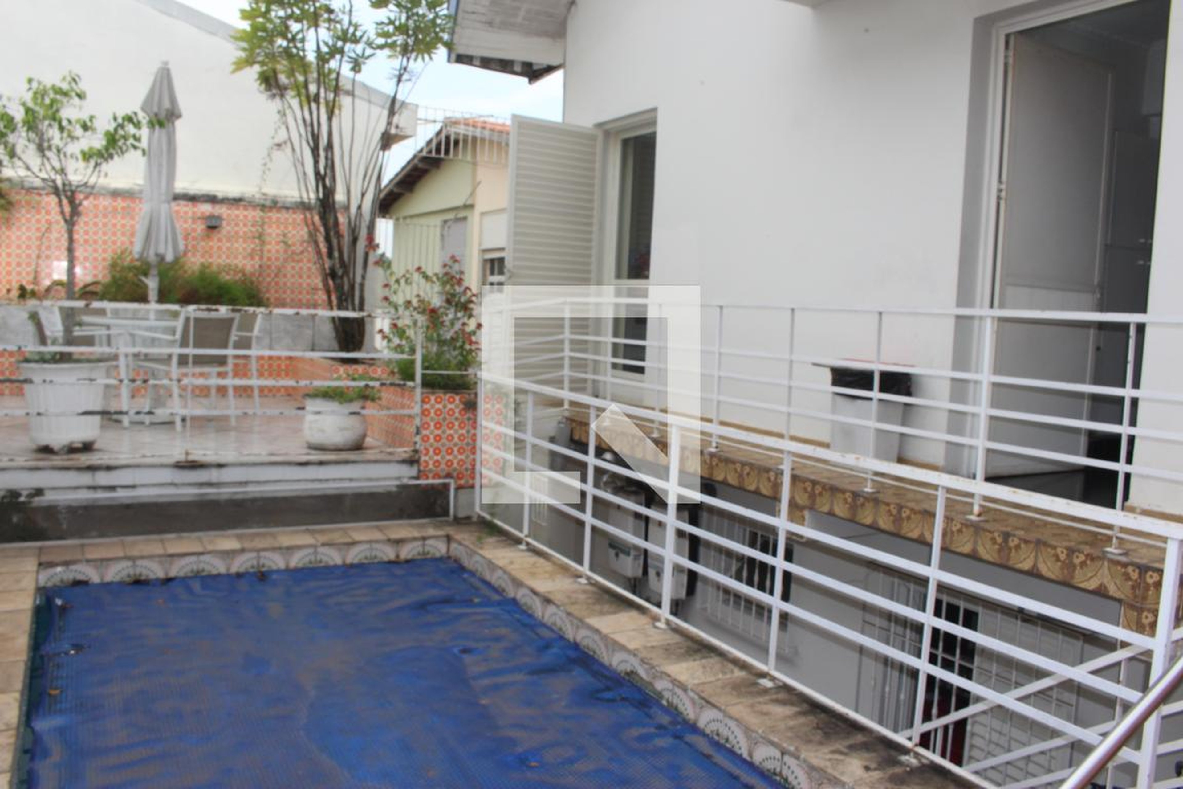 Piscina Condomínio em Rua Verinha Darcy, 184