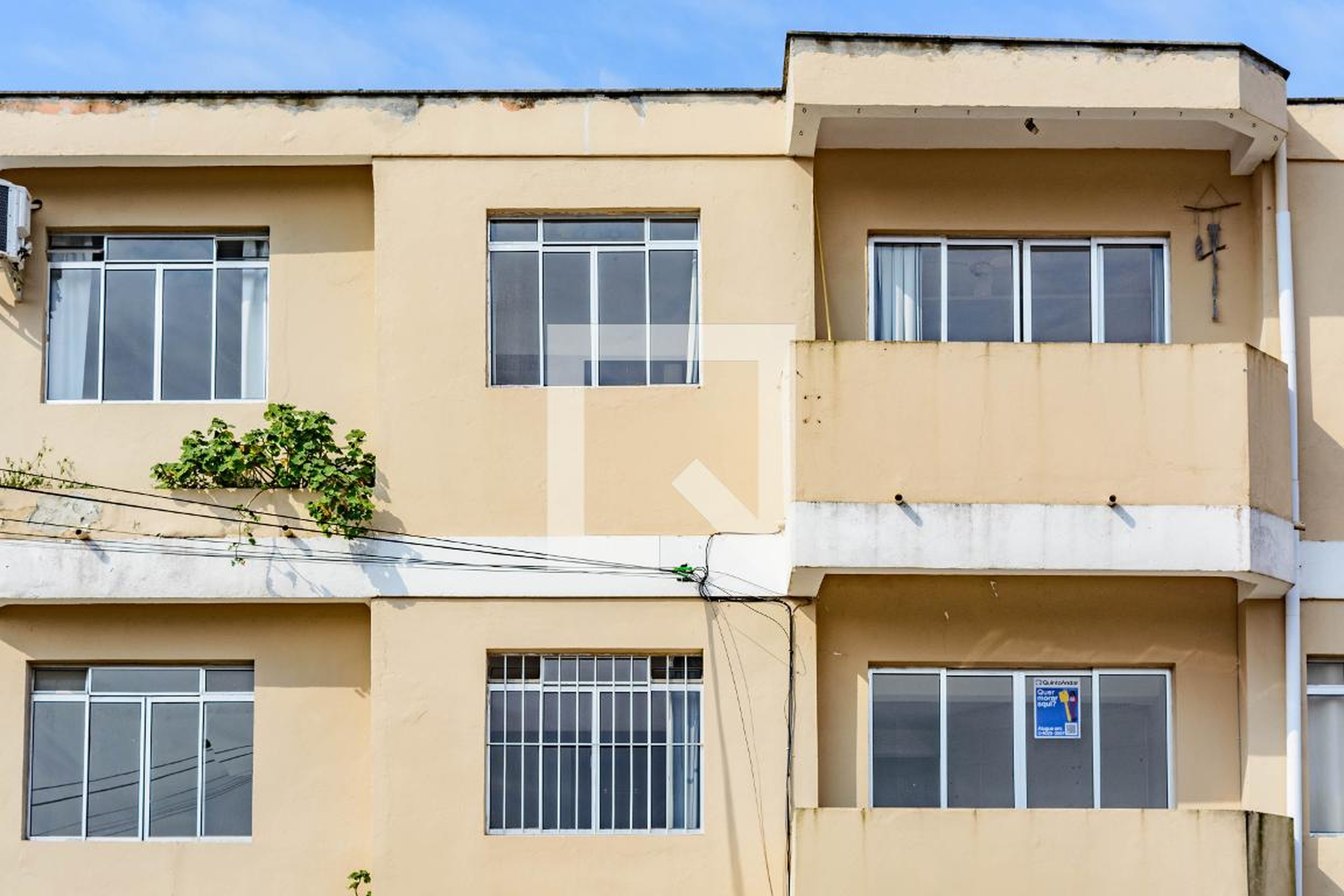 Fachada Condomínio em Rua Rodolfo Hickel, 170