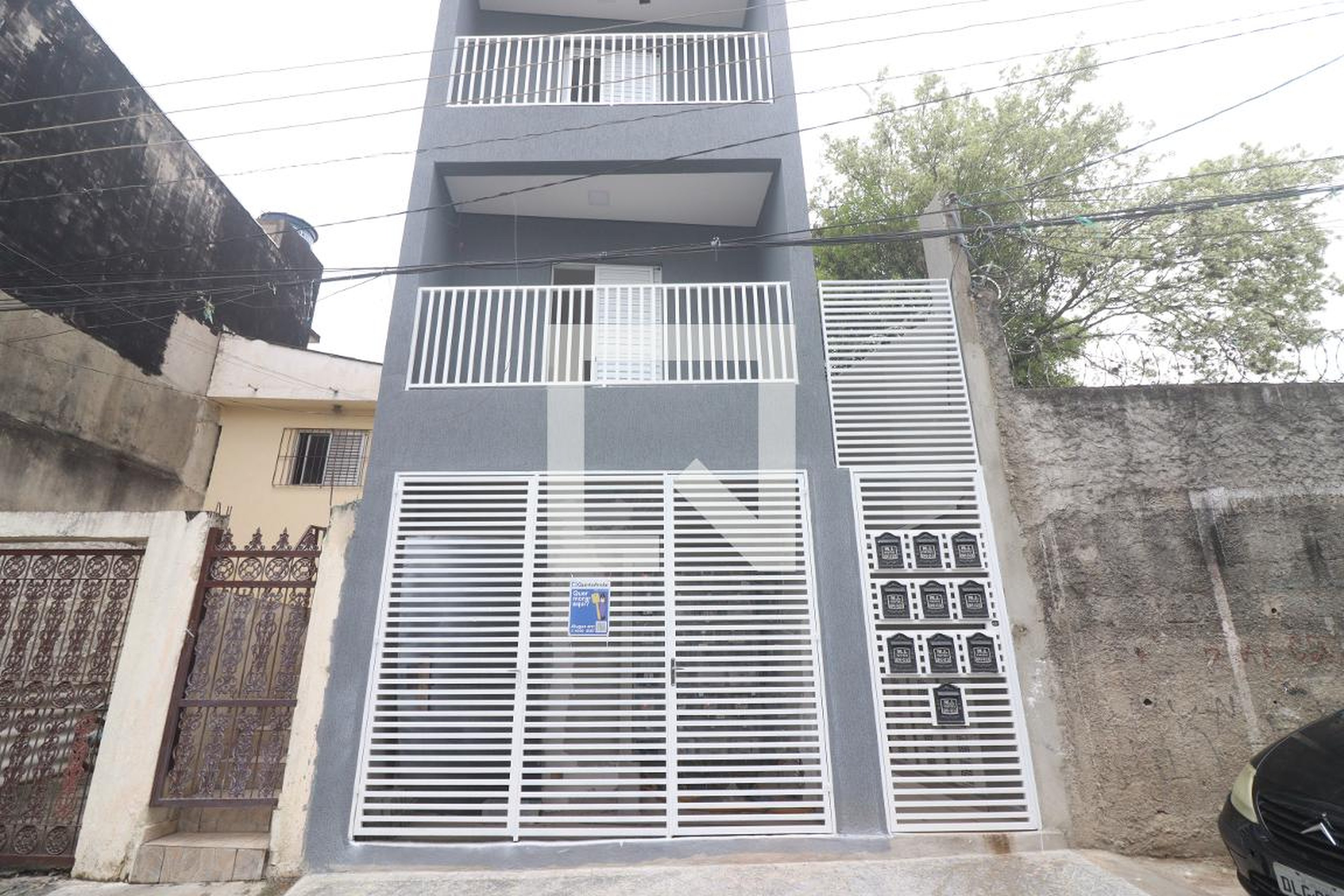 Fachada do condomínio Condomínio em Rua Pontal da Barra, 97