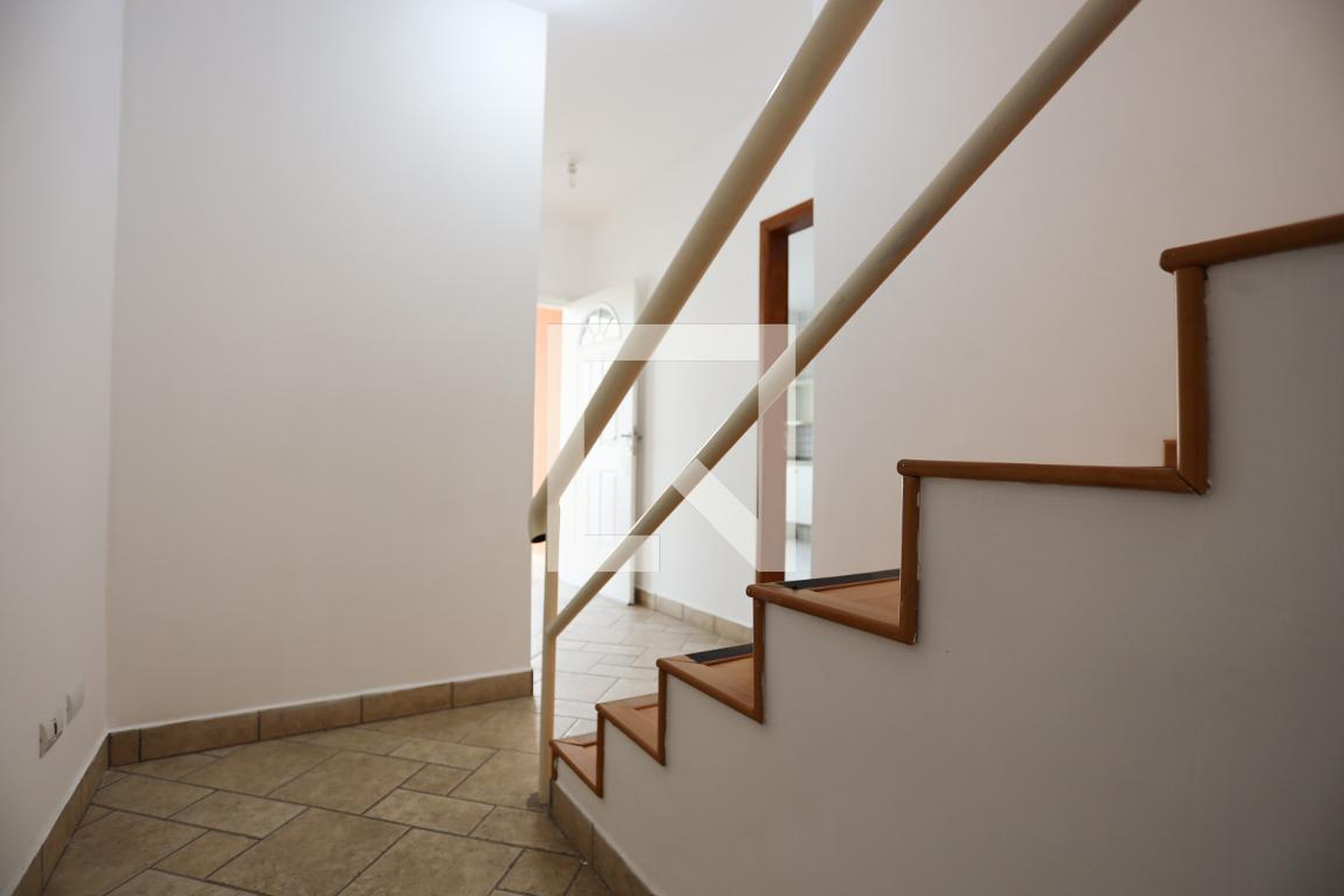 Hall de entrada Condomínio Pinus Village