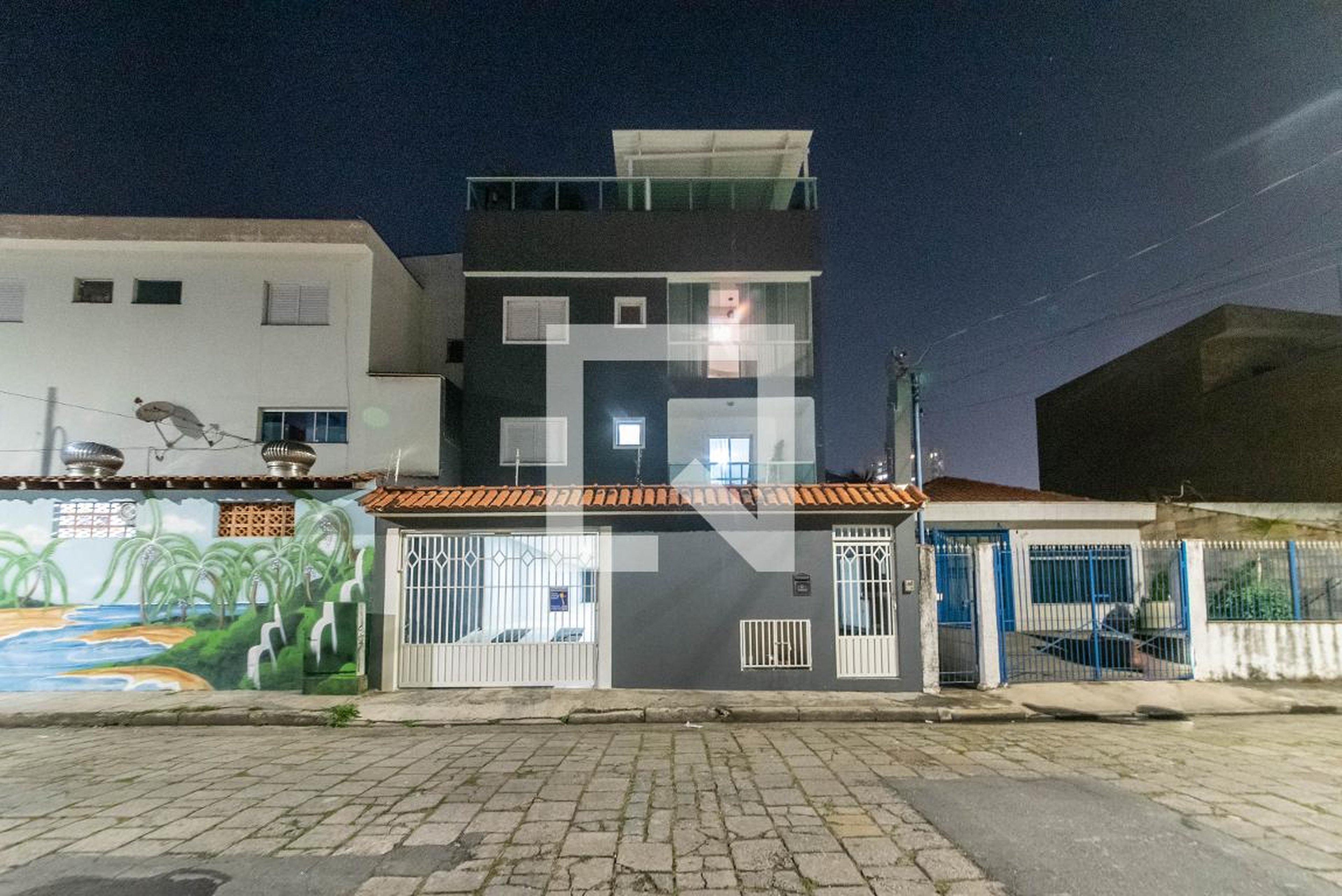 Fachada Condomínio em Rua Guararapes, 216