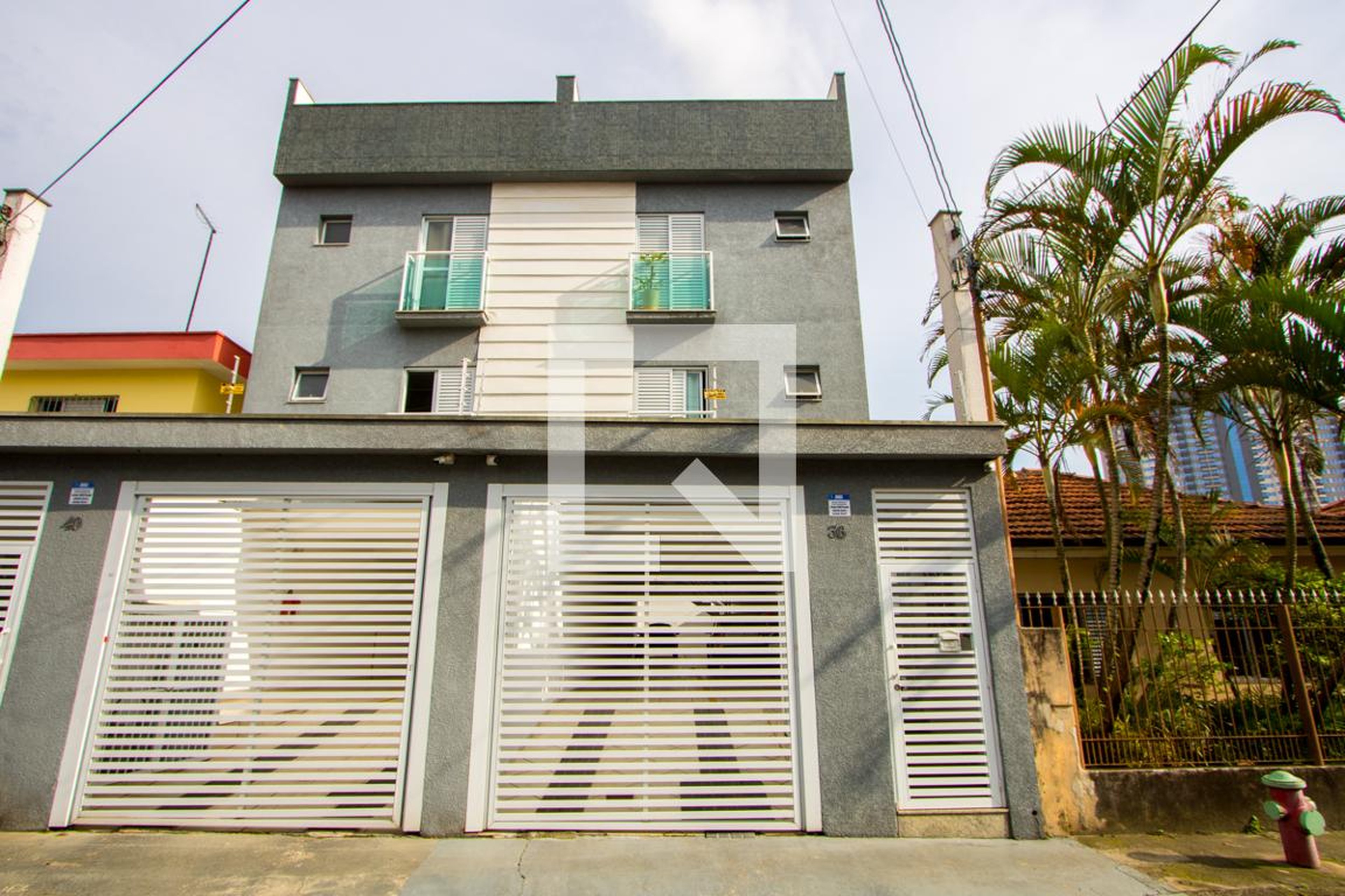 Fachada Condomínio em Rua Pedro Góes, 36