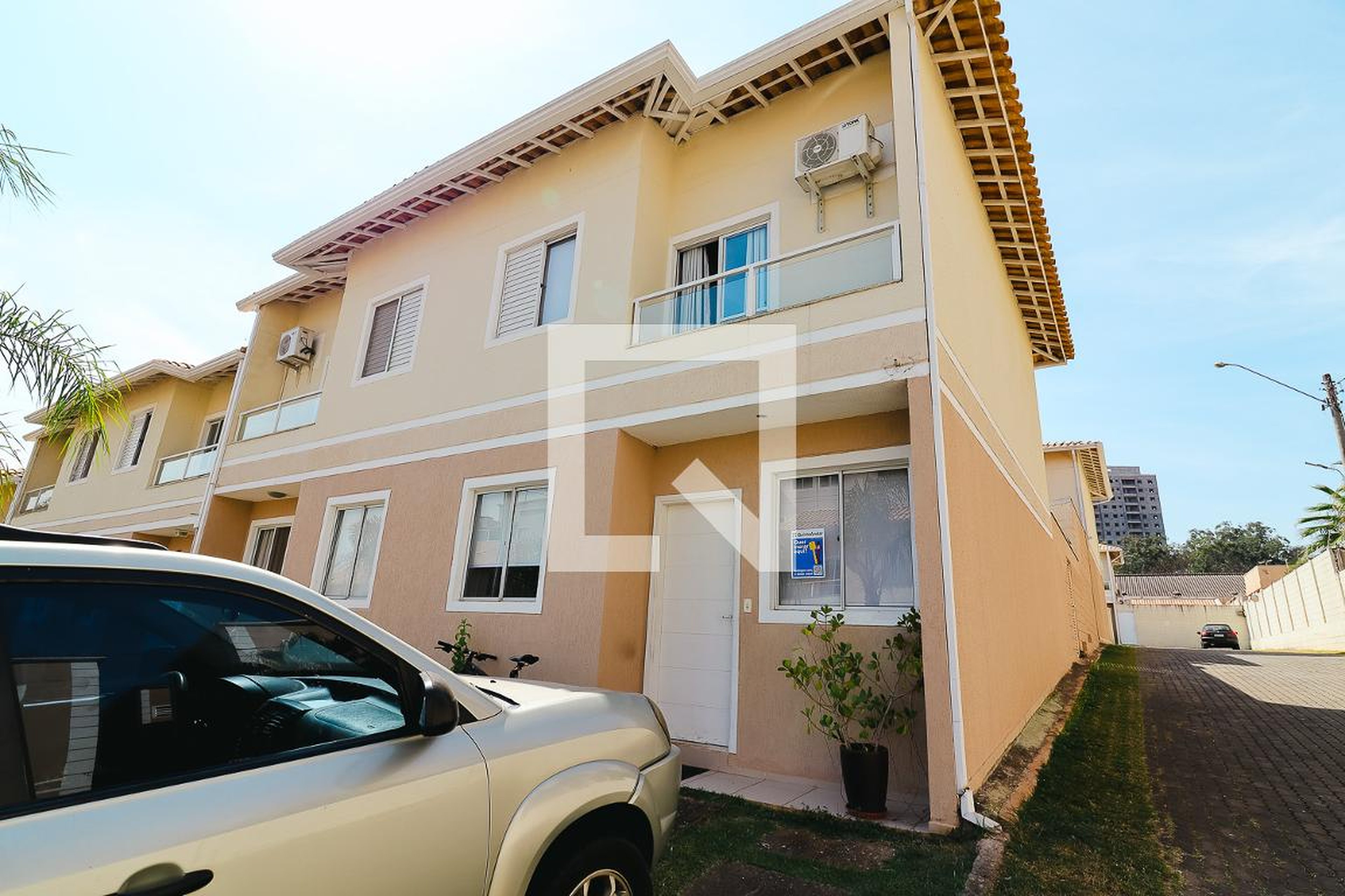 Fachada Condomínio Village Jardim de Versailles