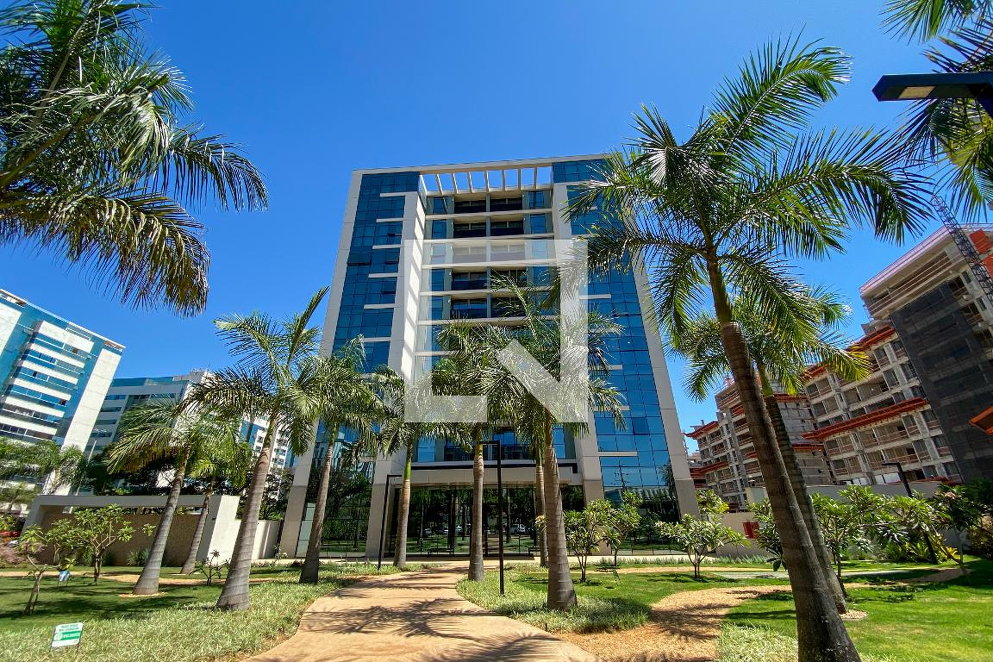 Fachada Condomínio em Sgcv, 21