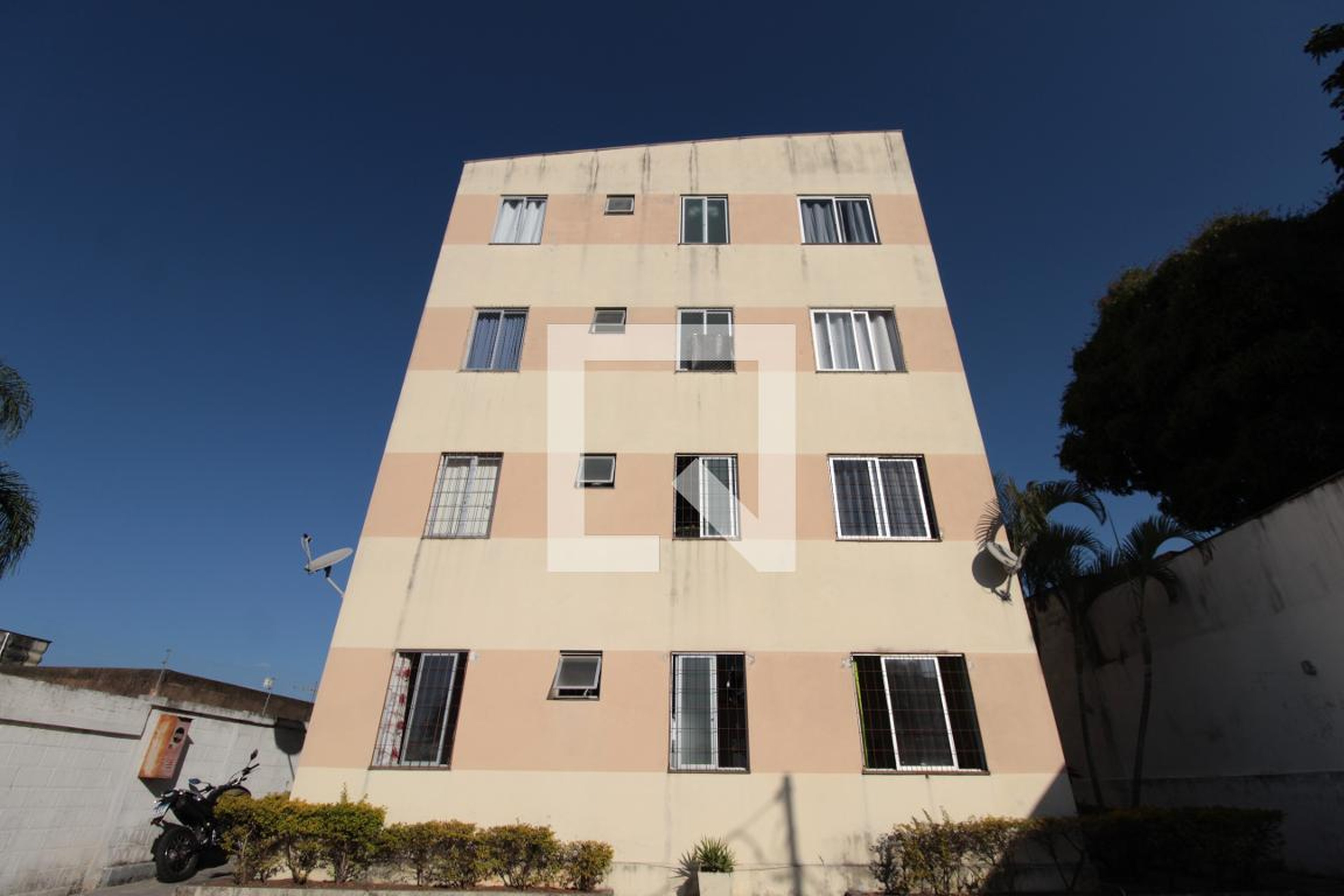 Fachada Condomínio em Rua Maria Eustáquia de Souza, n° 106