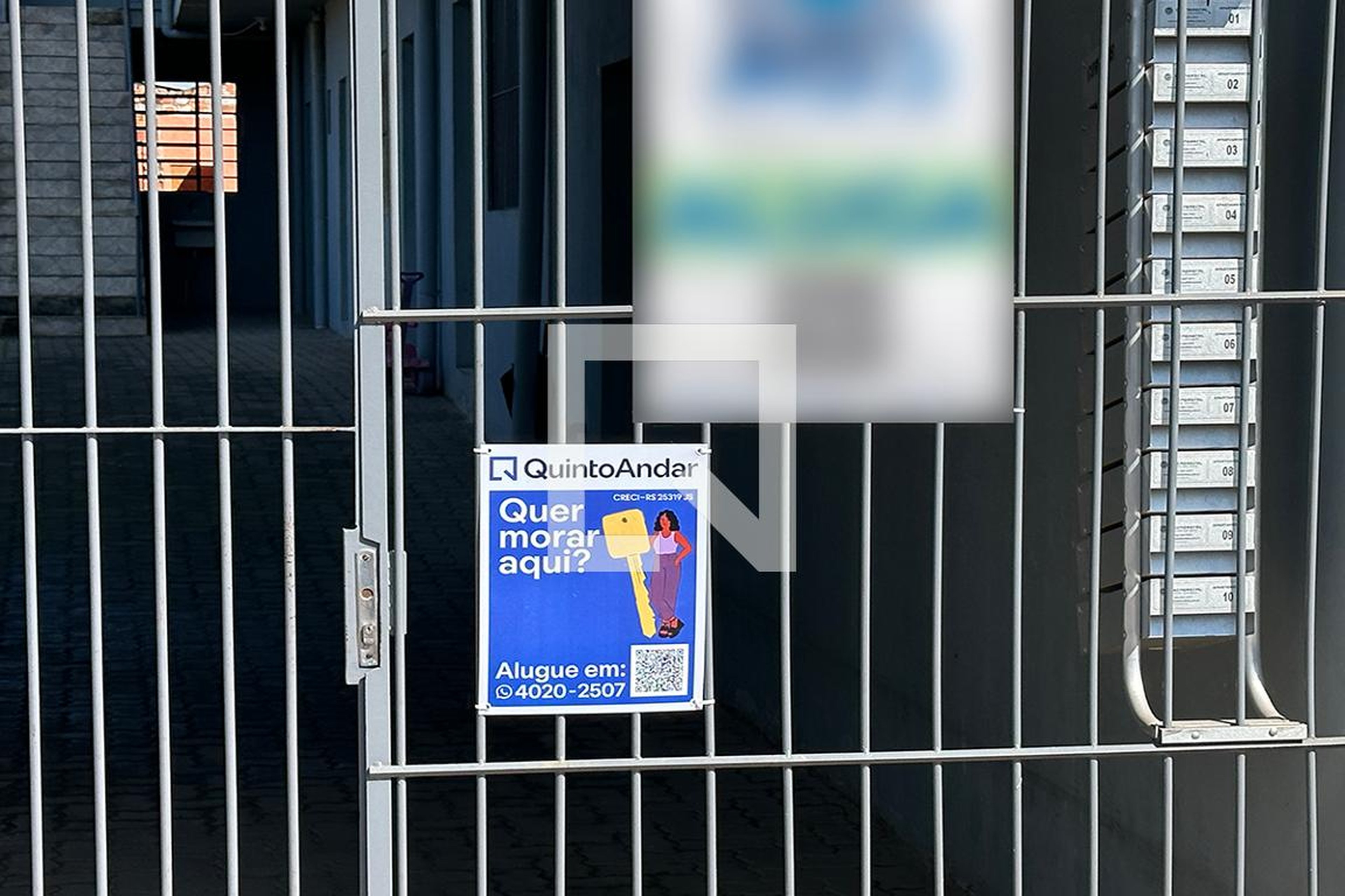 Fachada Condomínio em Rua Jovelina Marquês Gomes, 738