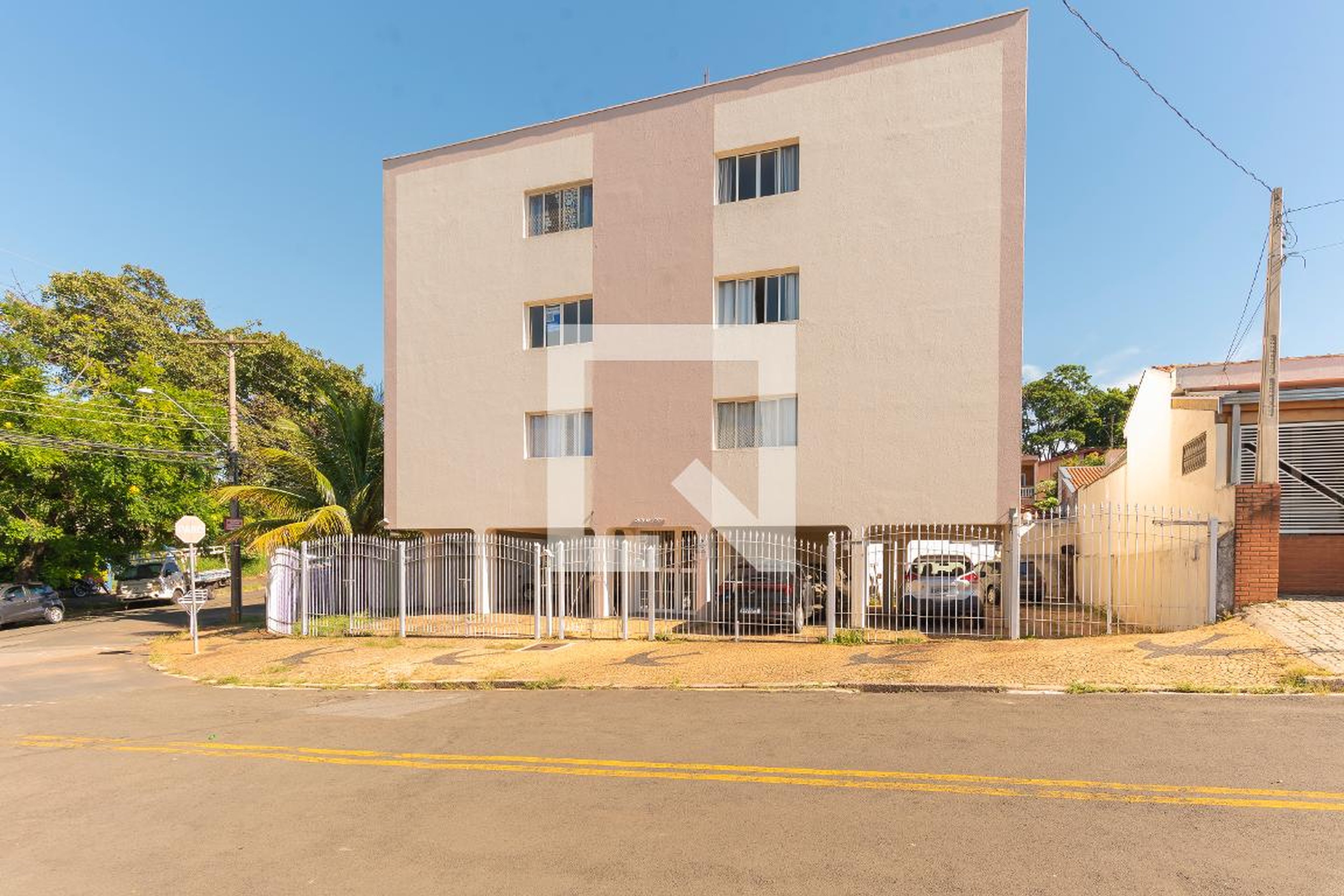 Fachada do Prédio Condomínio Apto 12 1andar