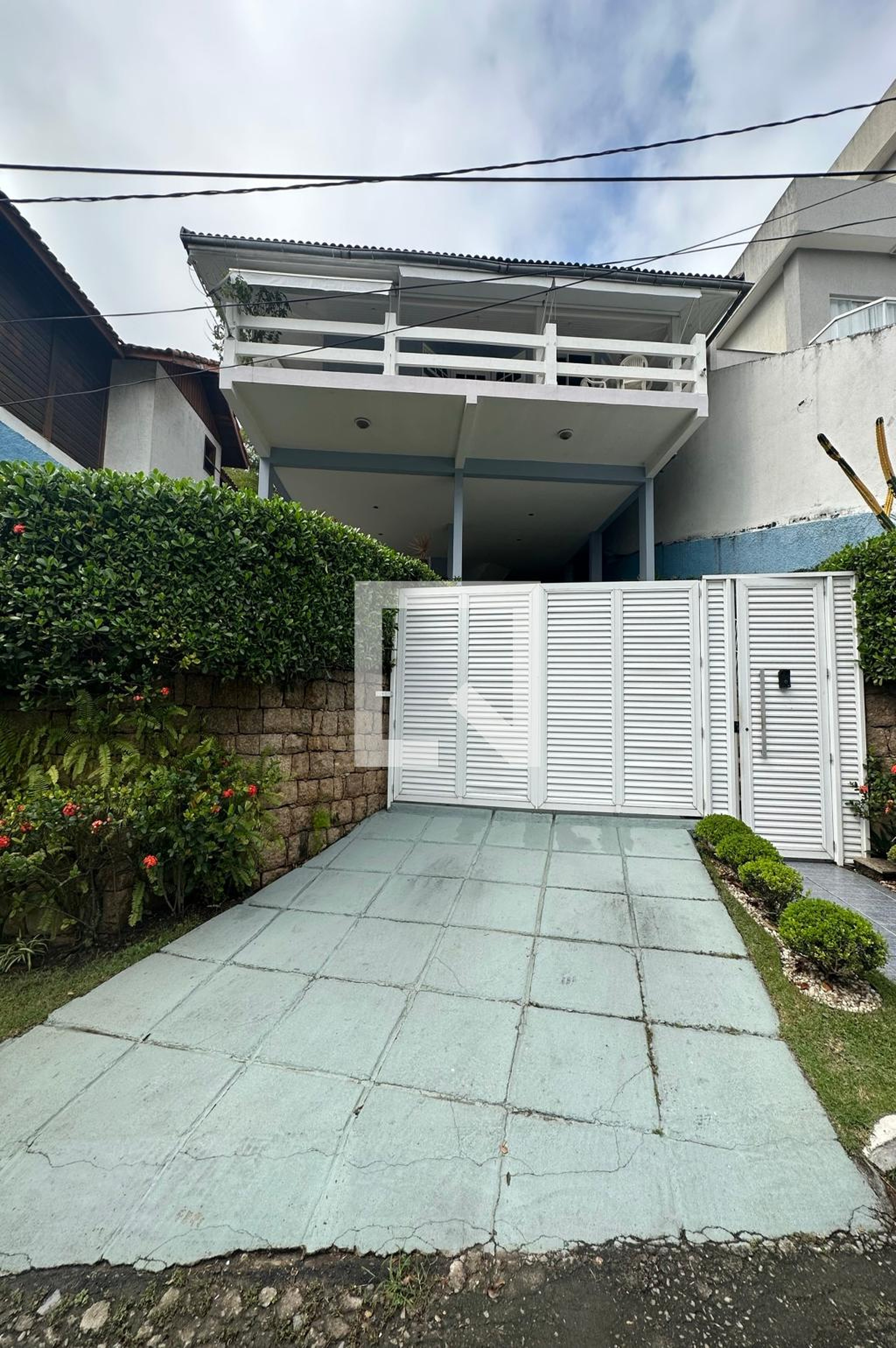 Fachada Condomínio em Rua Isac Newton, 657