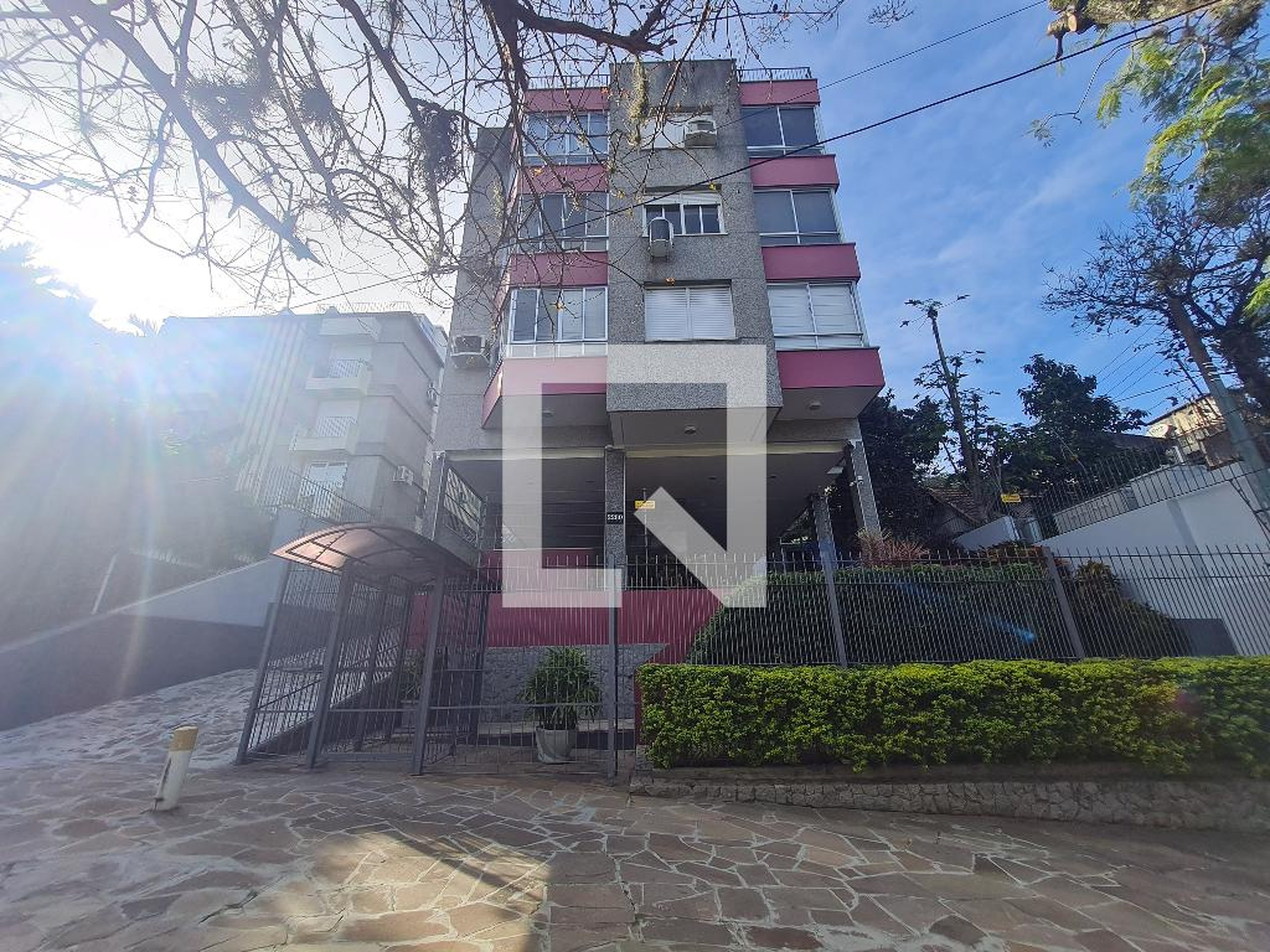 Fachada do Condomínio Condomínio Claudine