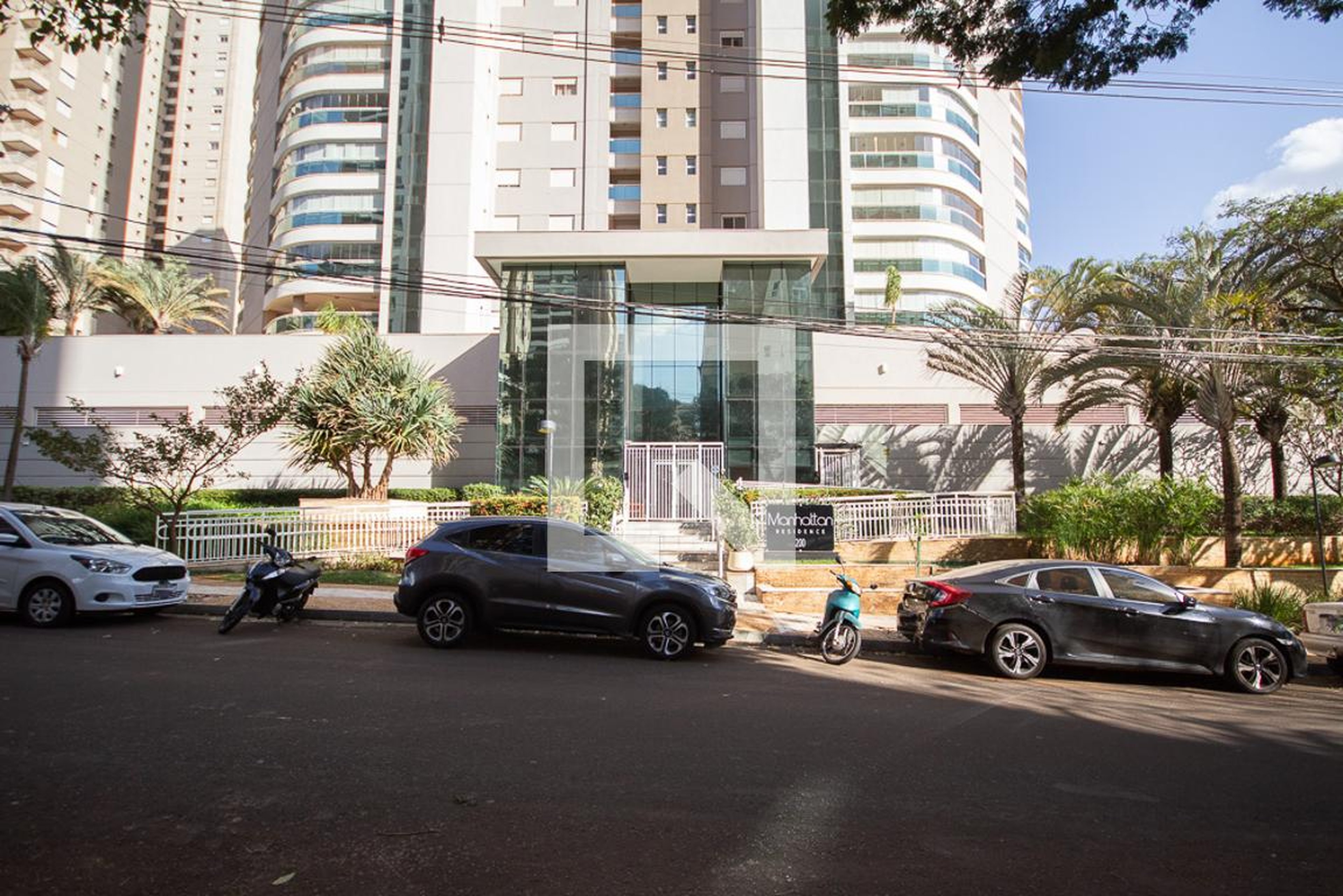 Fachada do condomínio Condomínio Manhattan