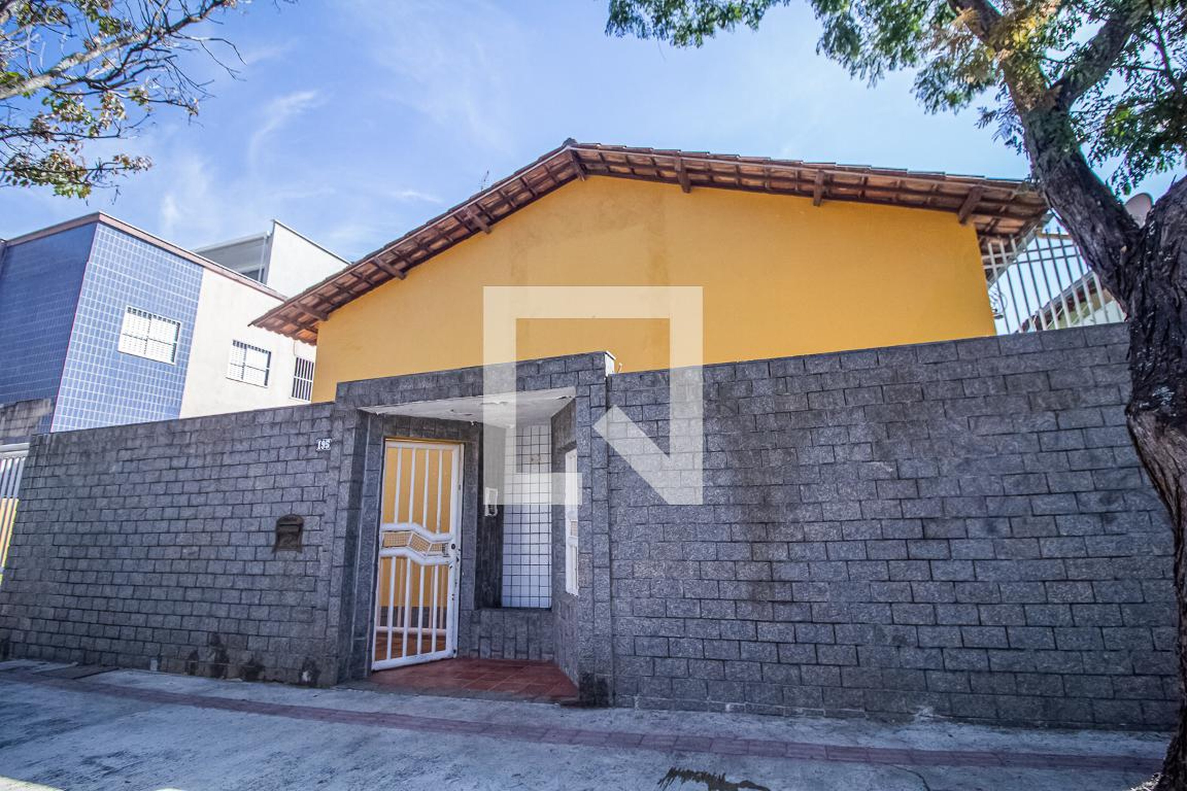 Fachada Condomínio em Rua Olga Dias de Castro, 198