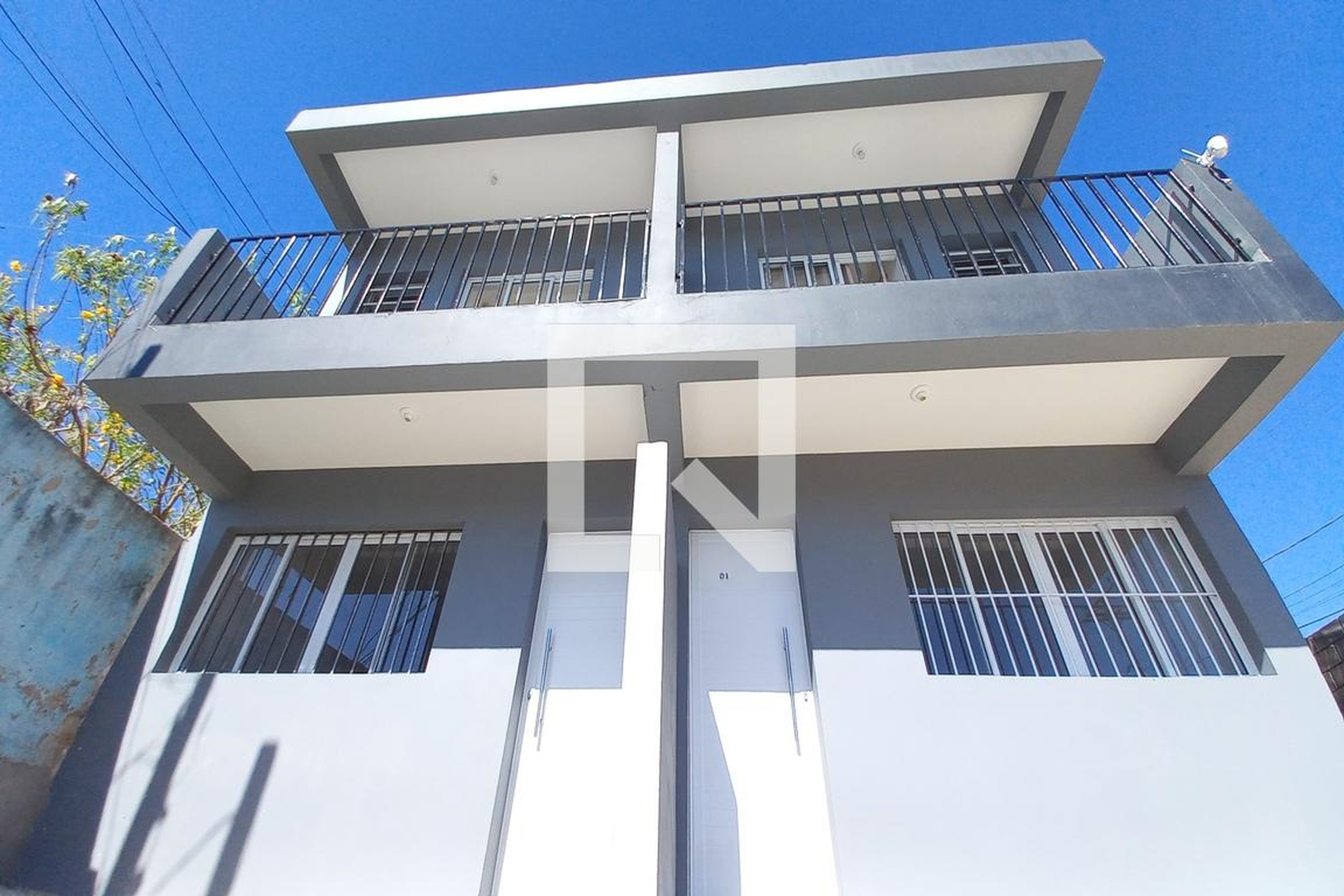 Fachada do Prédio Condomínio em Rua Amélia Rezende Martins, 260