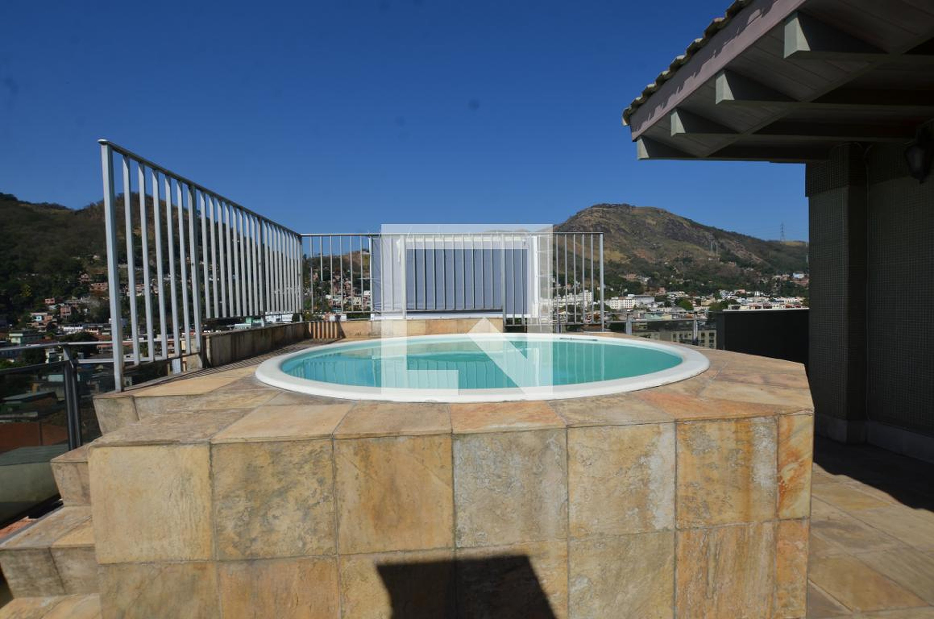 Piscina - Edifício Charles I