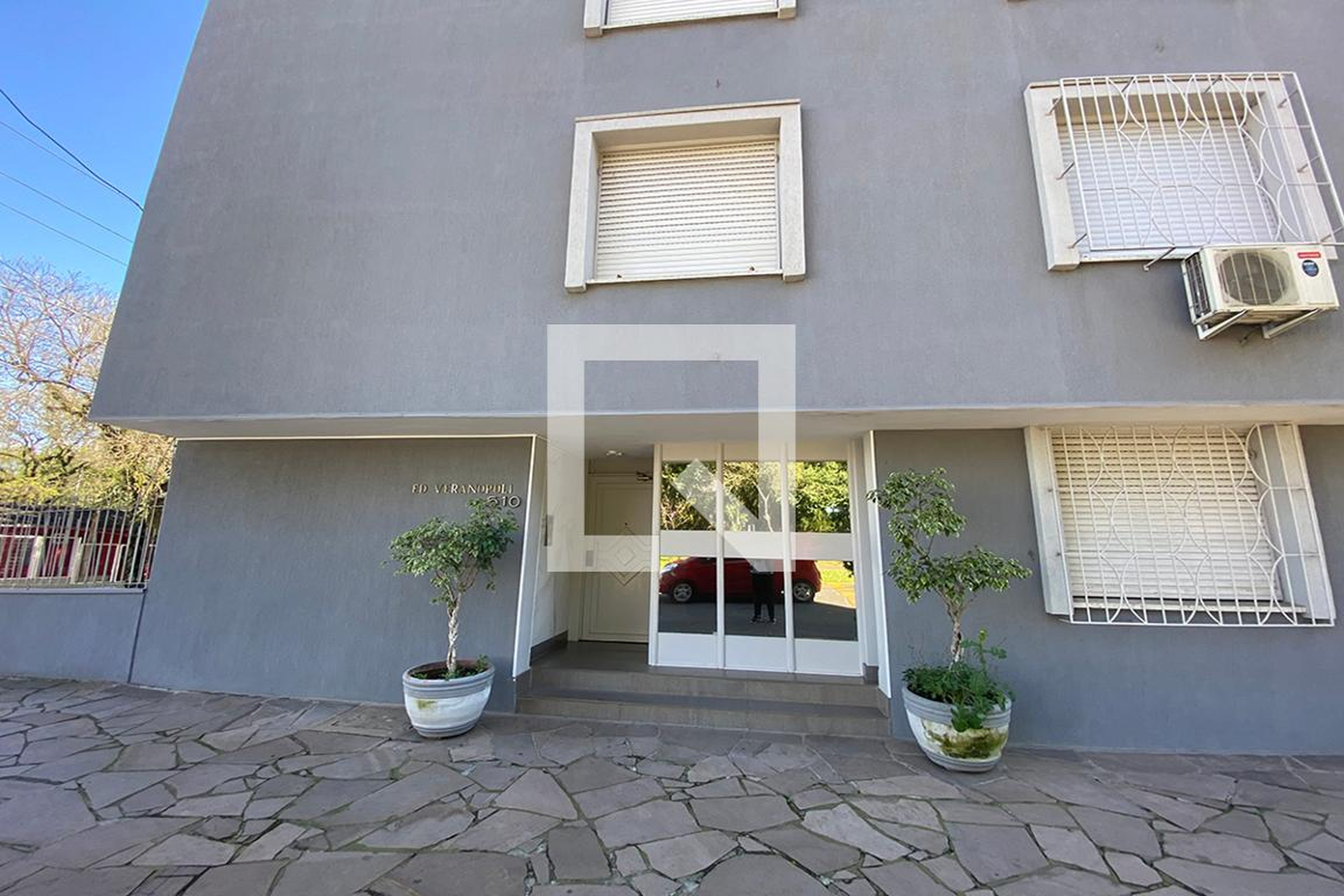 Fachada Condomínio em Rua Nove de Maio, 57