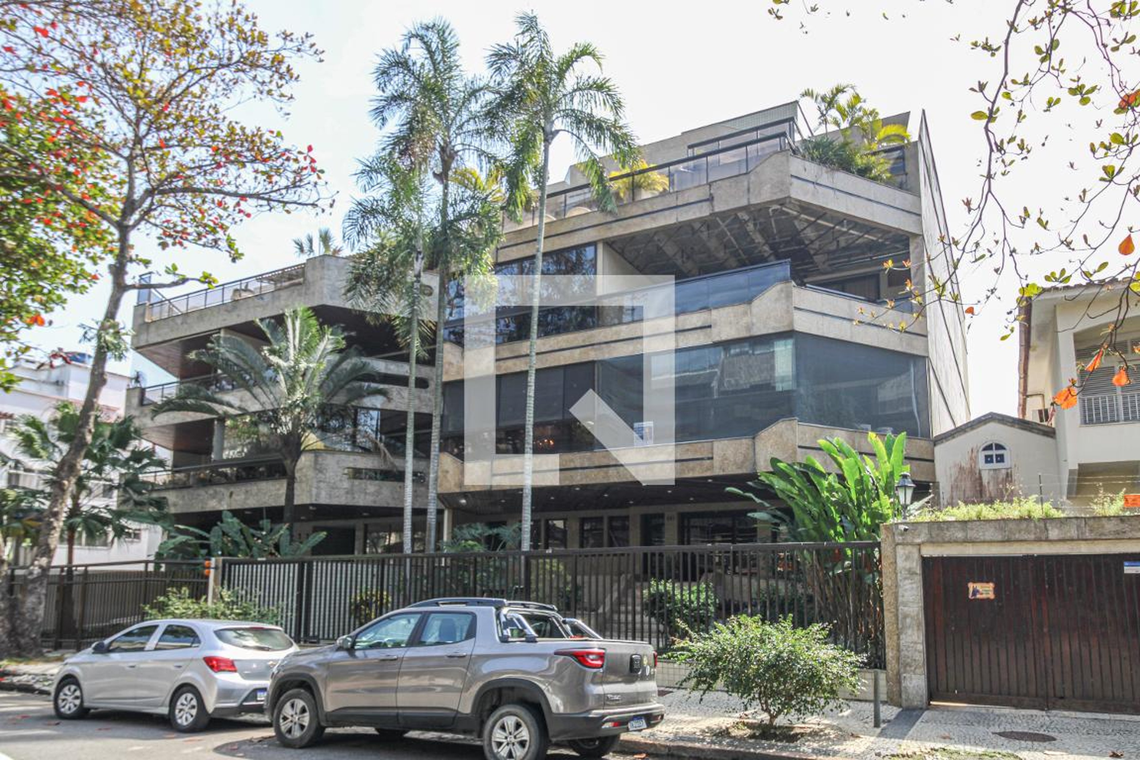 Fachada Condomínio em Rua Presidente Nereu Ramos, 931