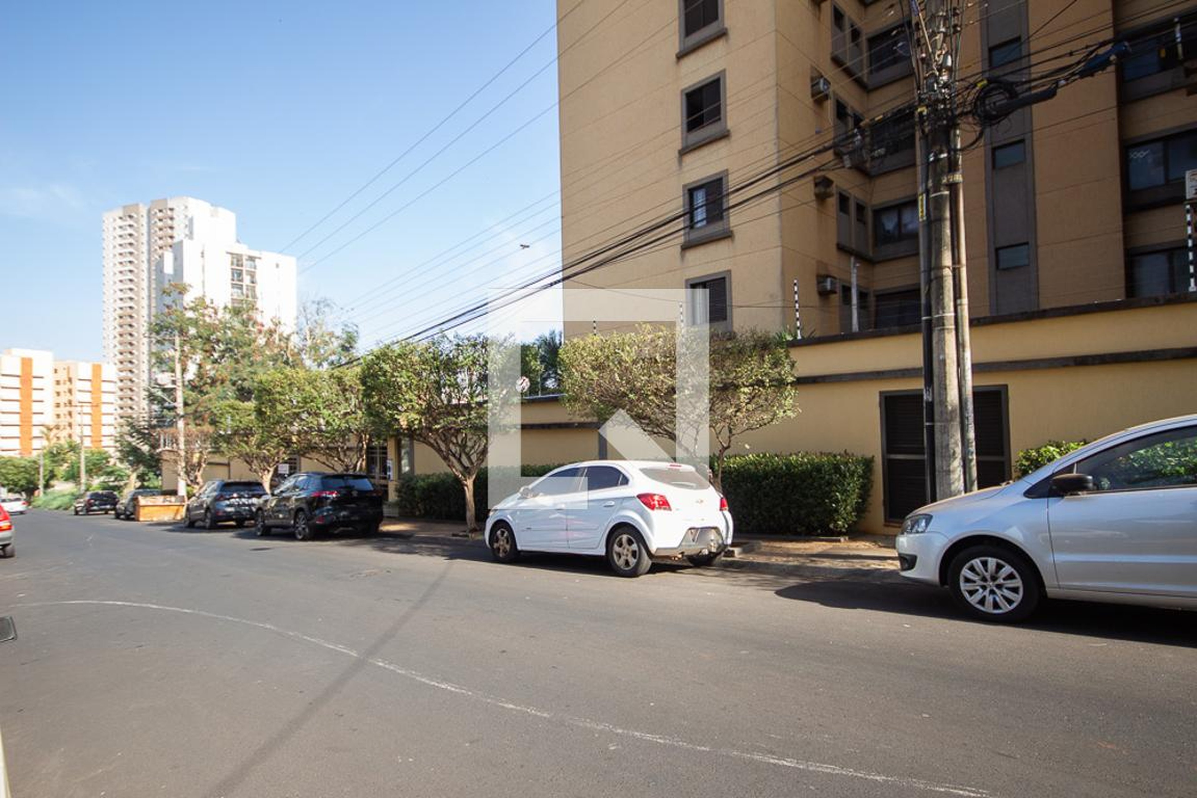 Fachada do condomínio Condomínio em Rua Aldo Focosi, 151