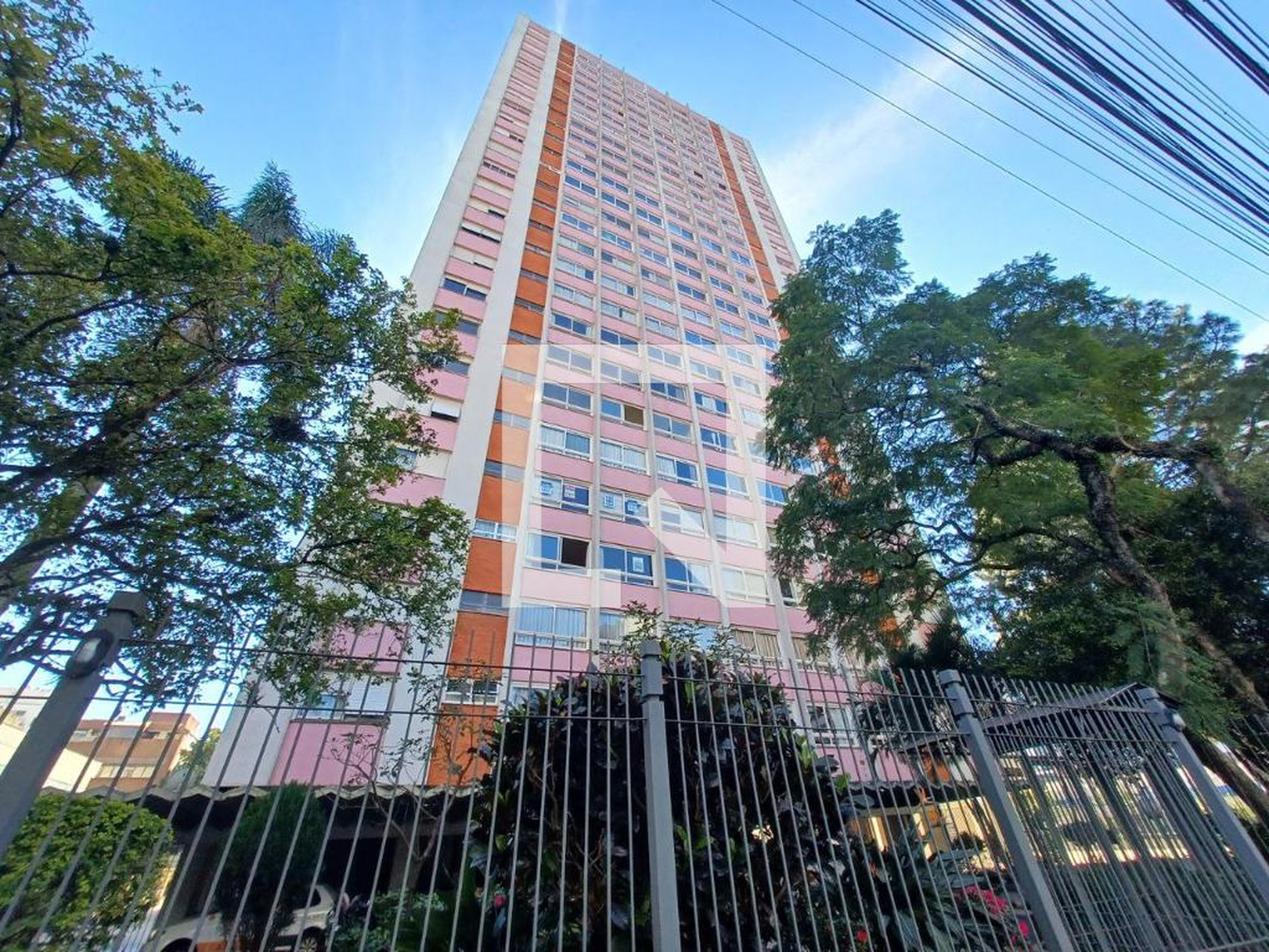 Fachada do Prédio Condomínio em Rua 24 de Outubro, 1-000