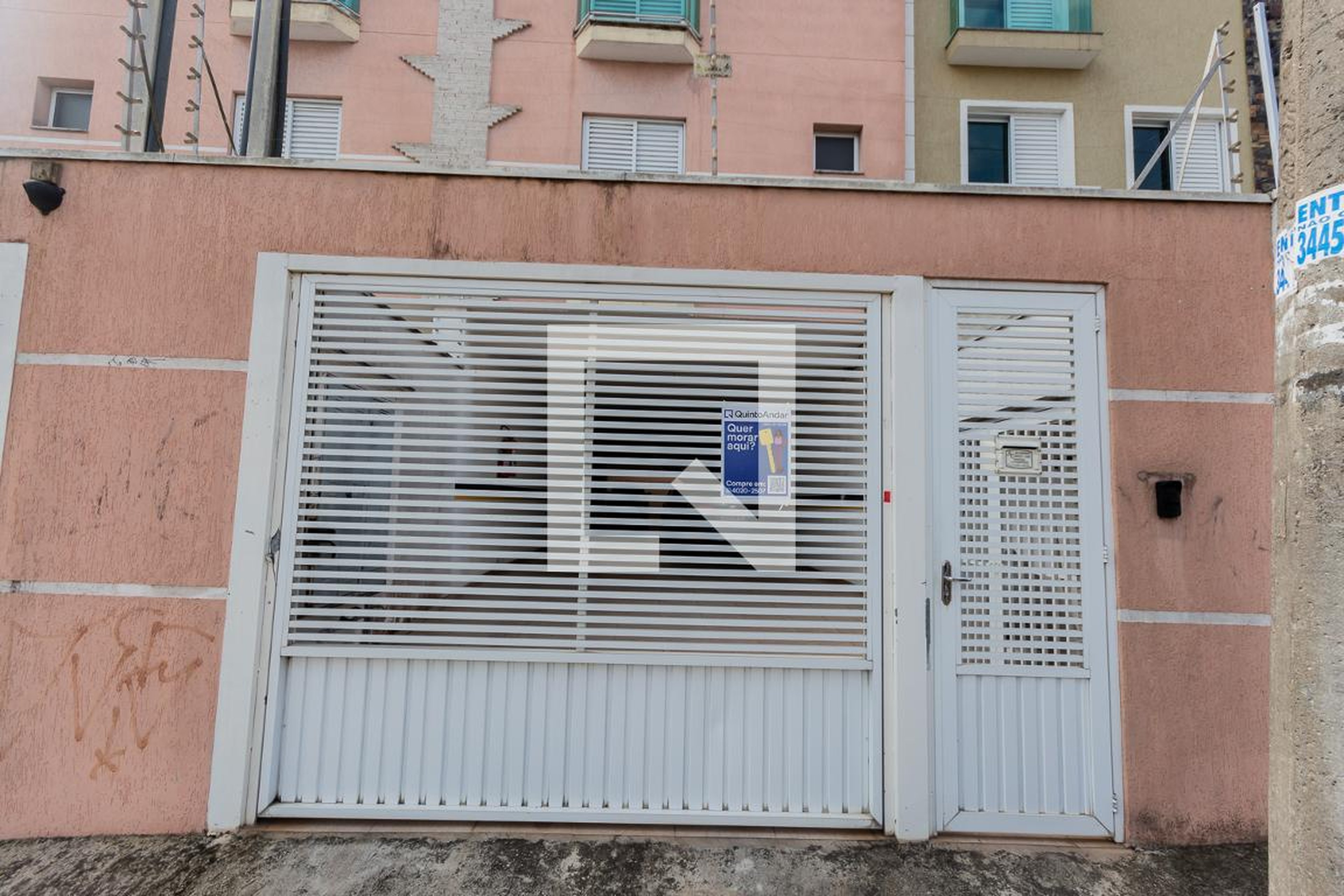 Fachada Condomínio em Rua Atabasca, 971