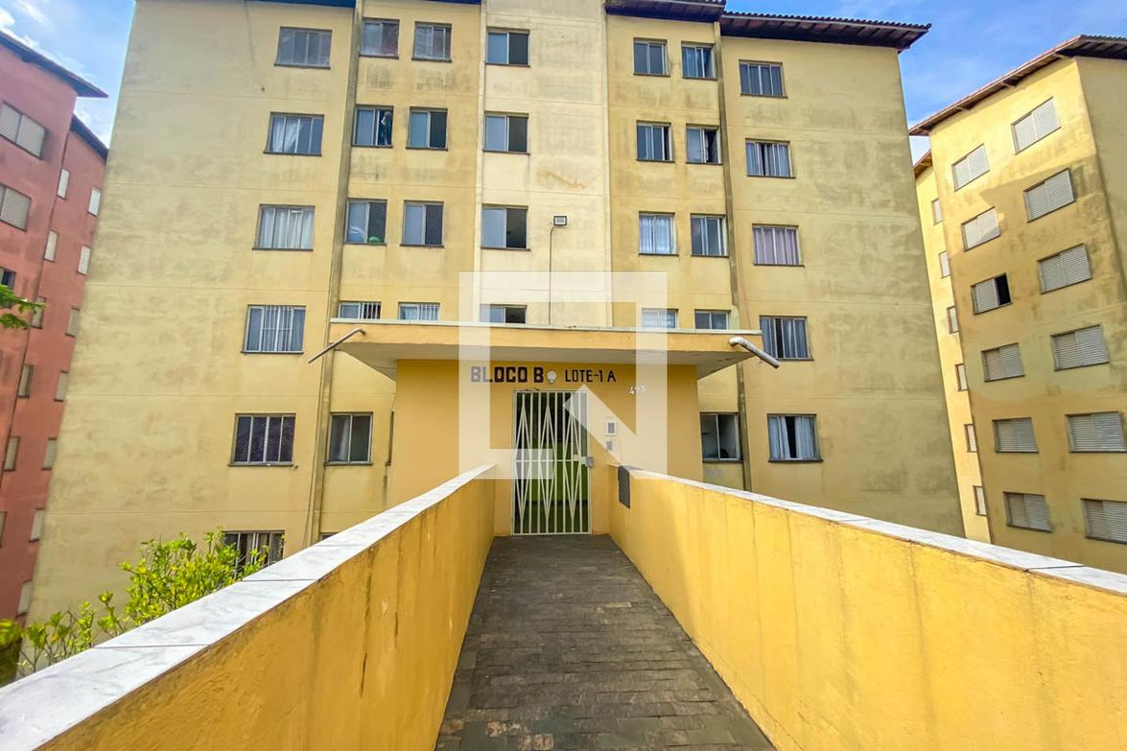 Fachada Condomínio em Rua José Dias Donadelli, 381