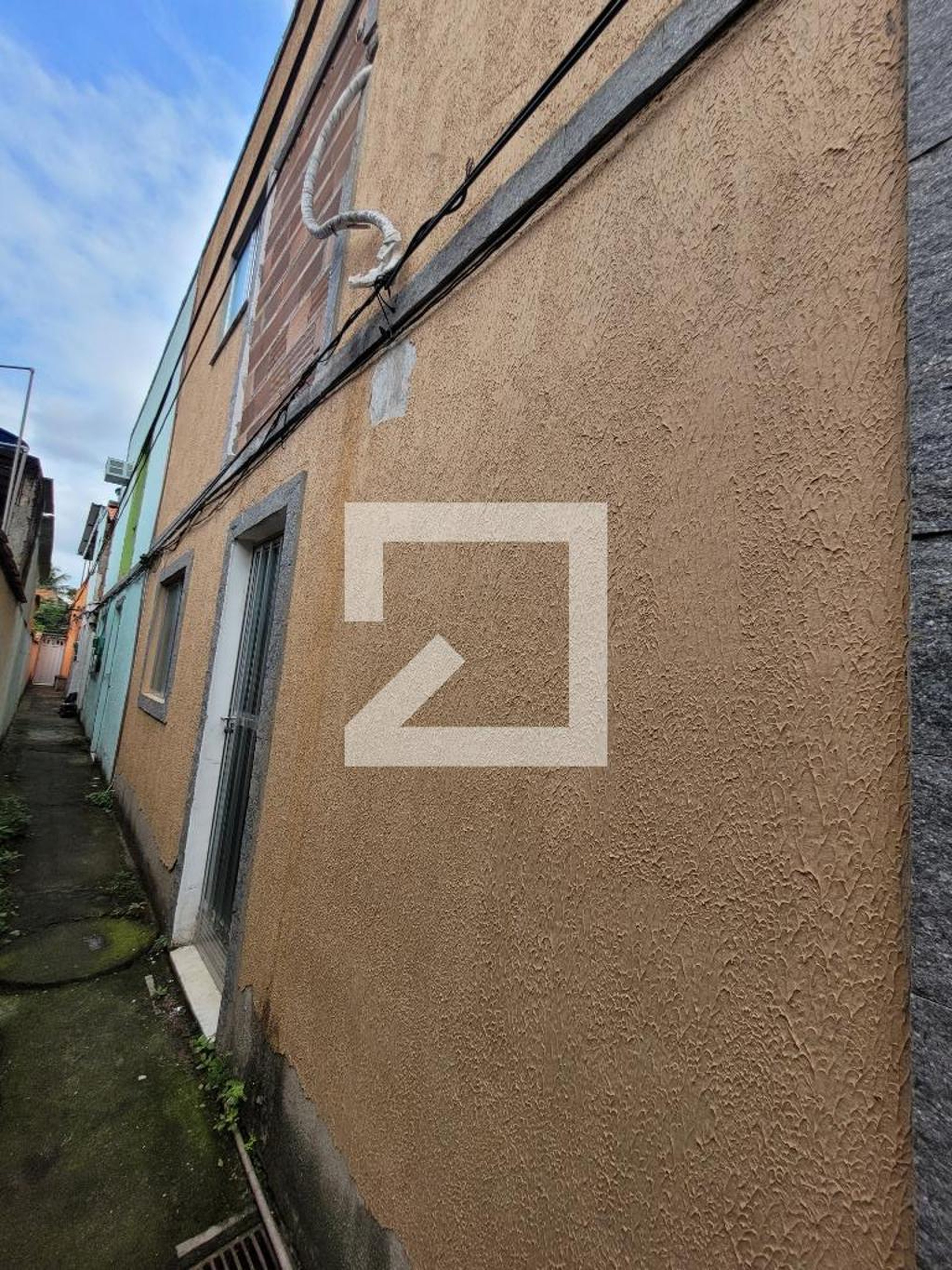 Fachada Condomínio em Rua Sábino Ribeiro, 90