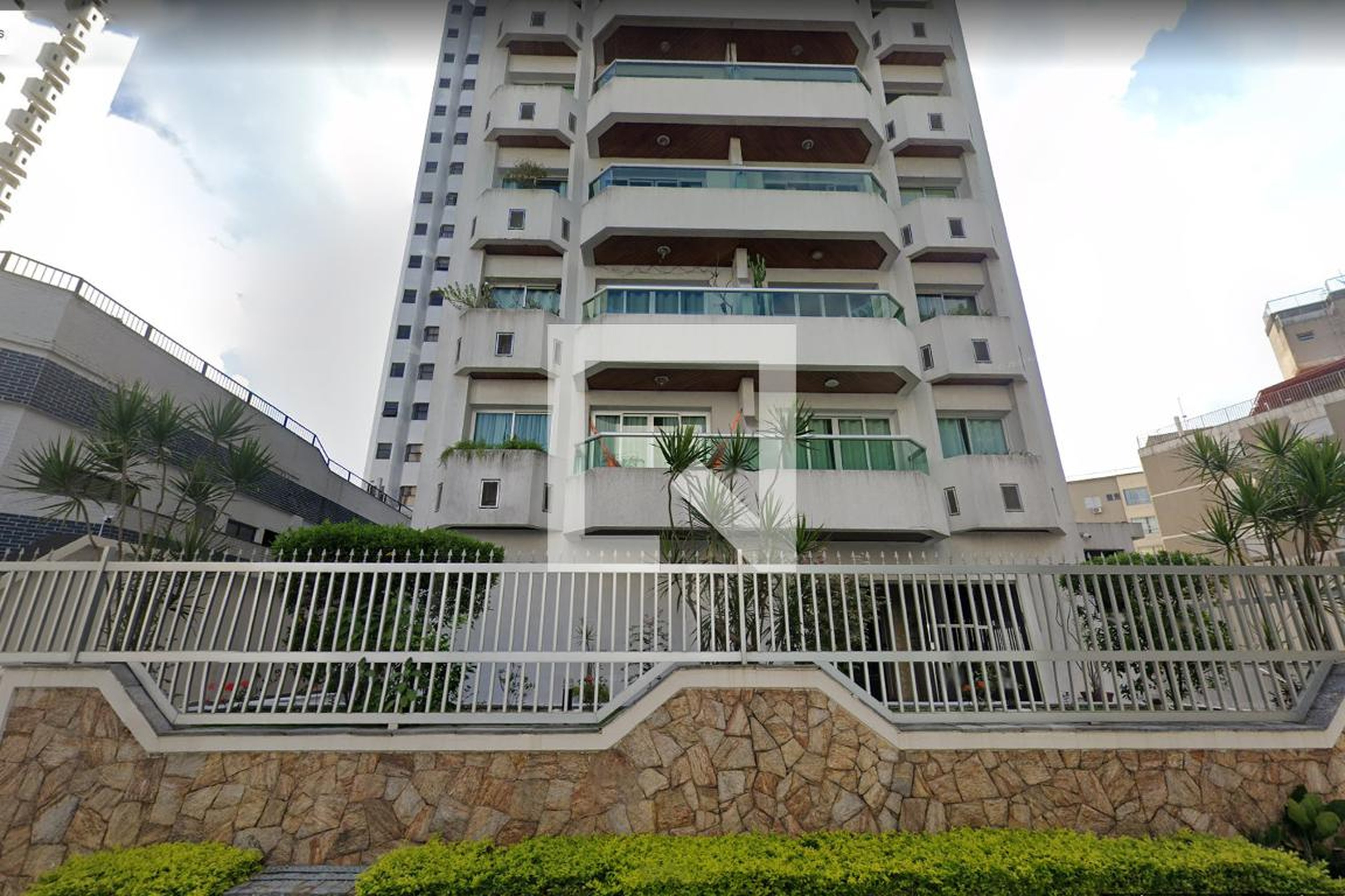 Fachada Condomínio Queen Elizabeth