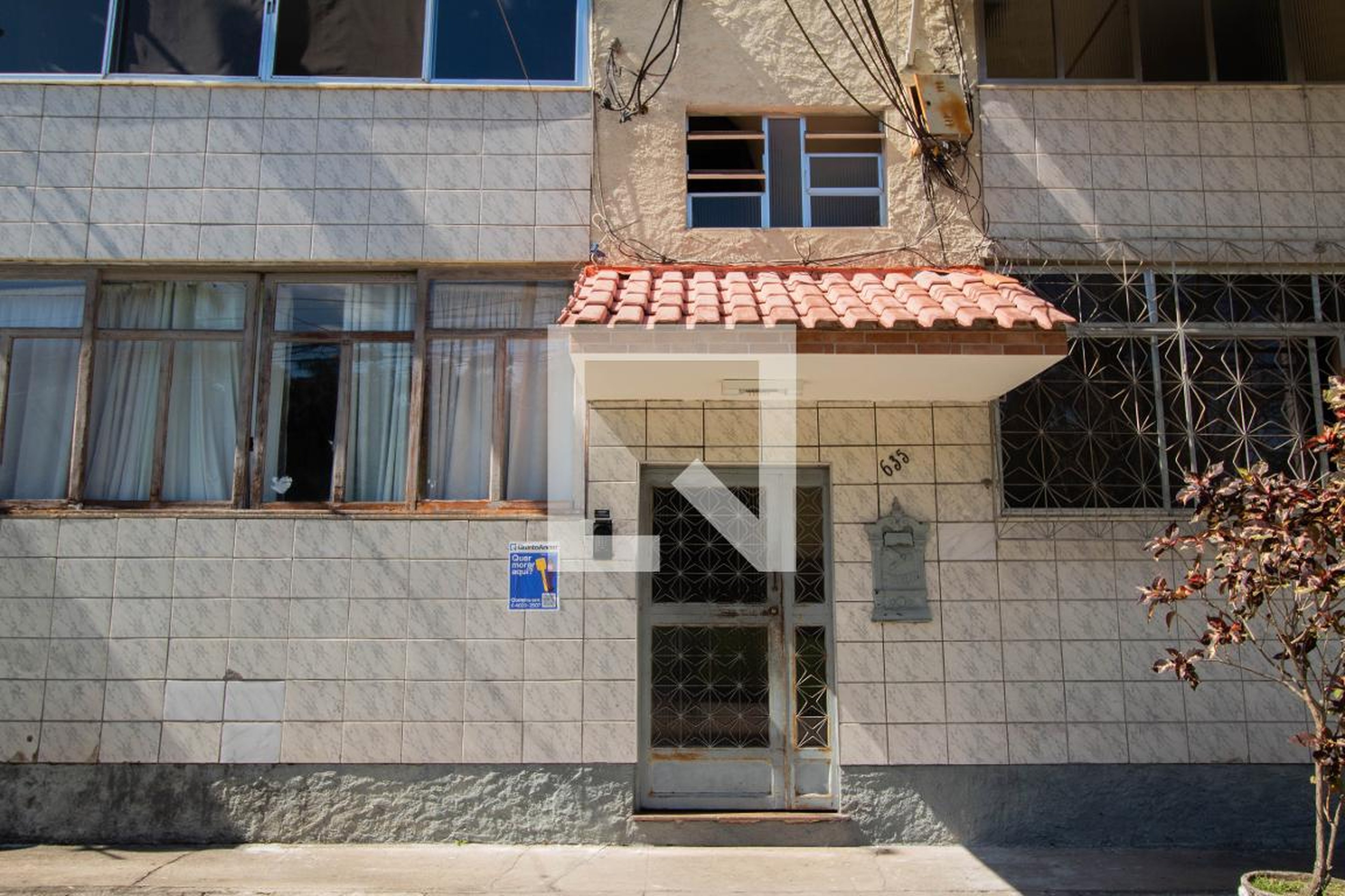 Fachada do Prédio Condomínio em Rua Santa Camila Pia, 635