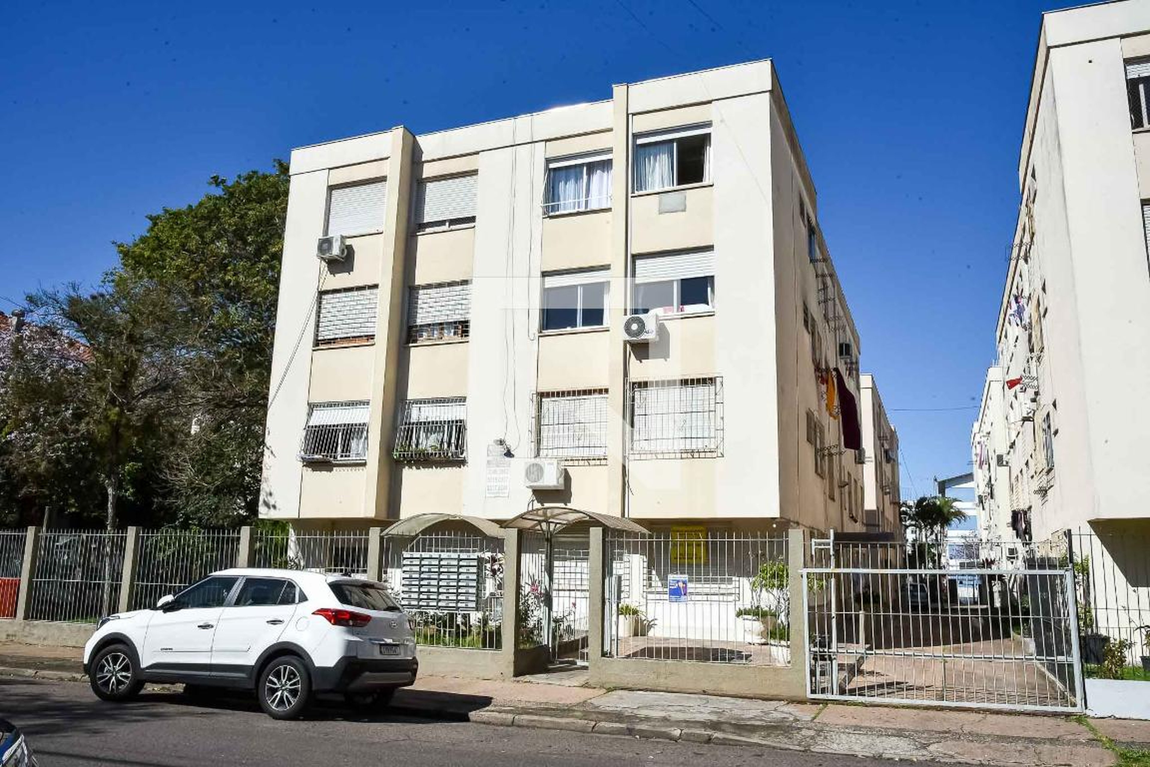 Fachada do Prédio Condomínio em Rua Golda Meir, 260