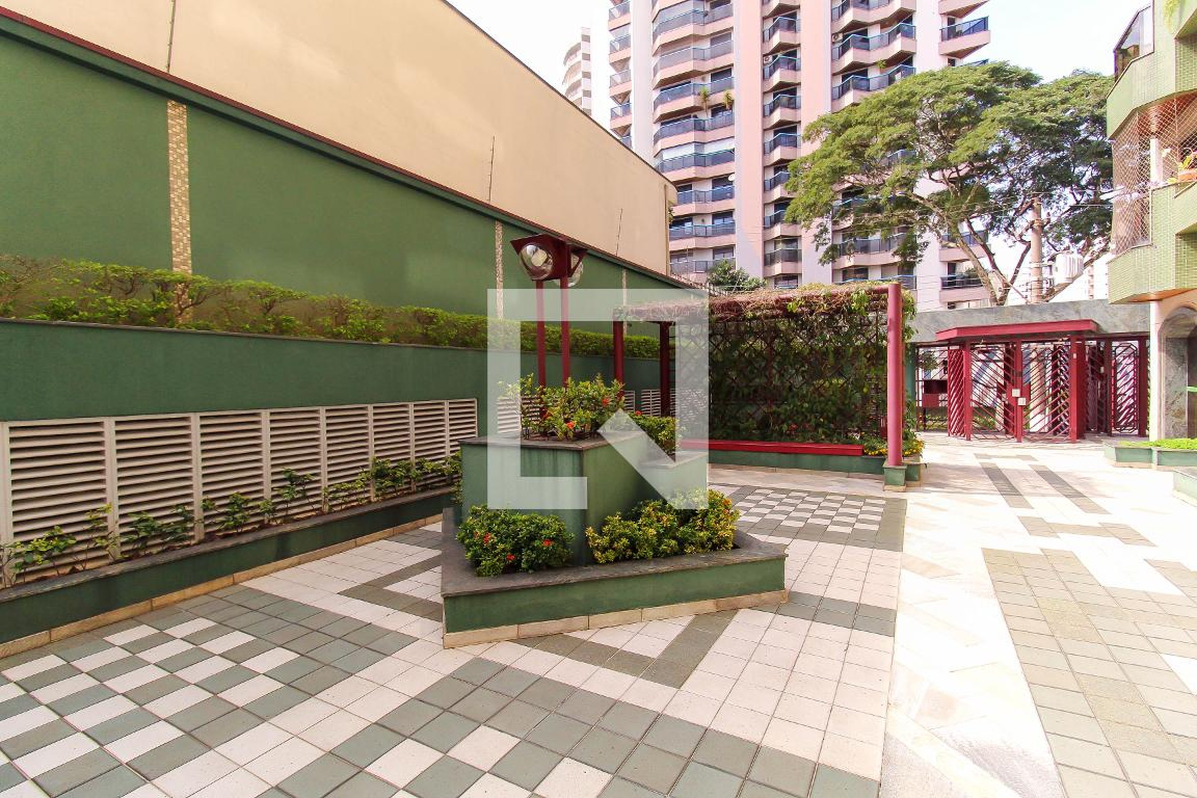 Área externa - Queen Elizabeth