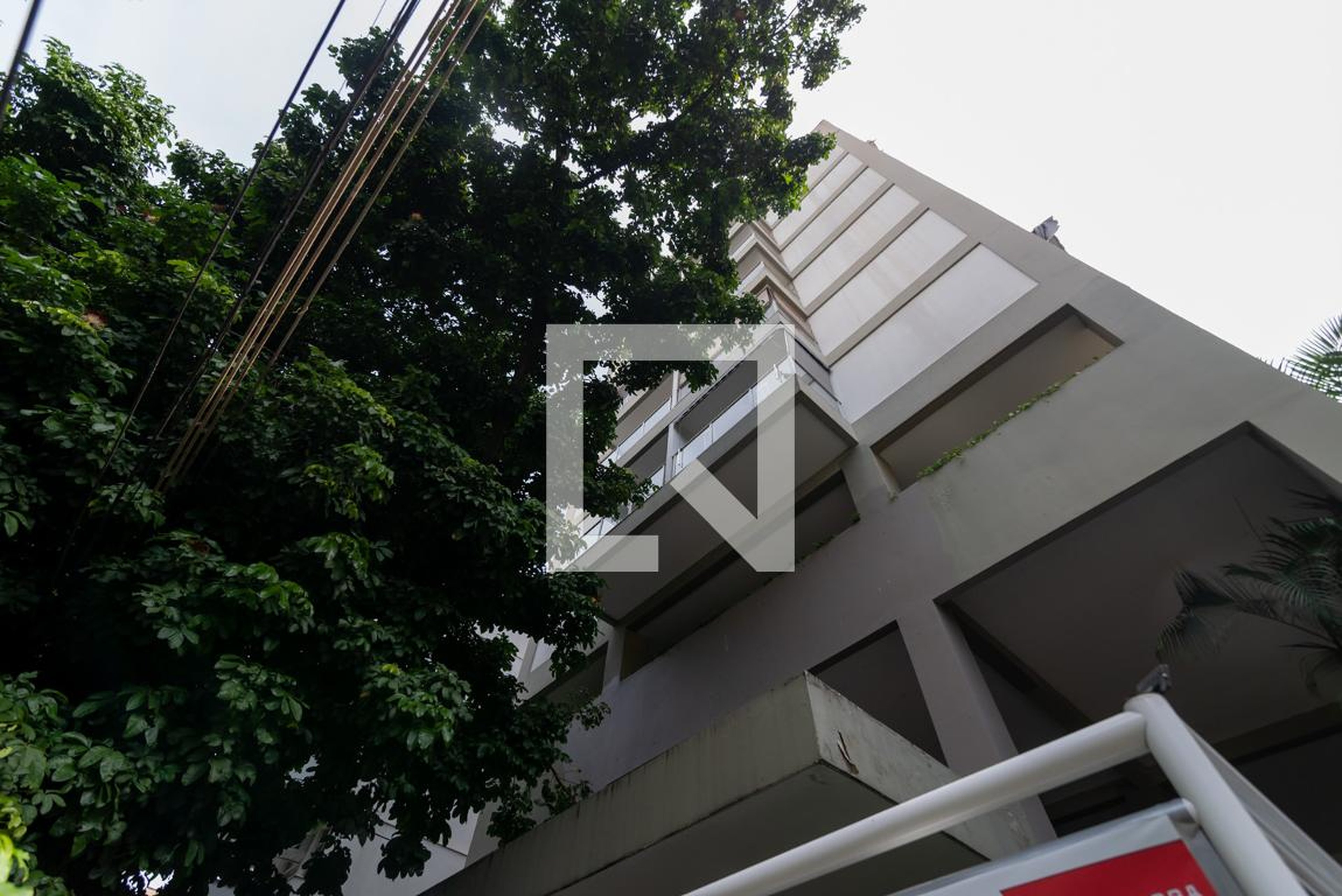 Fachada Edifício das Praças de Arcozelos e Queluz