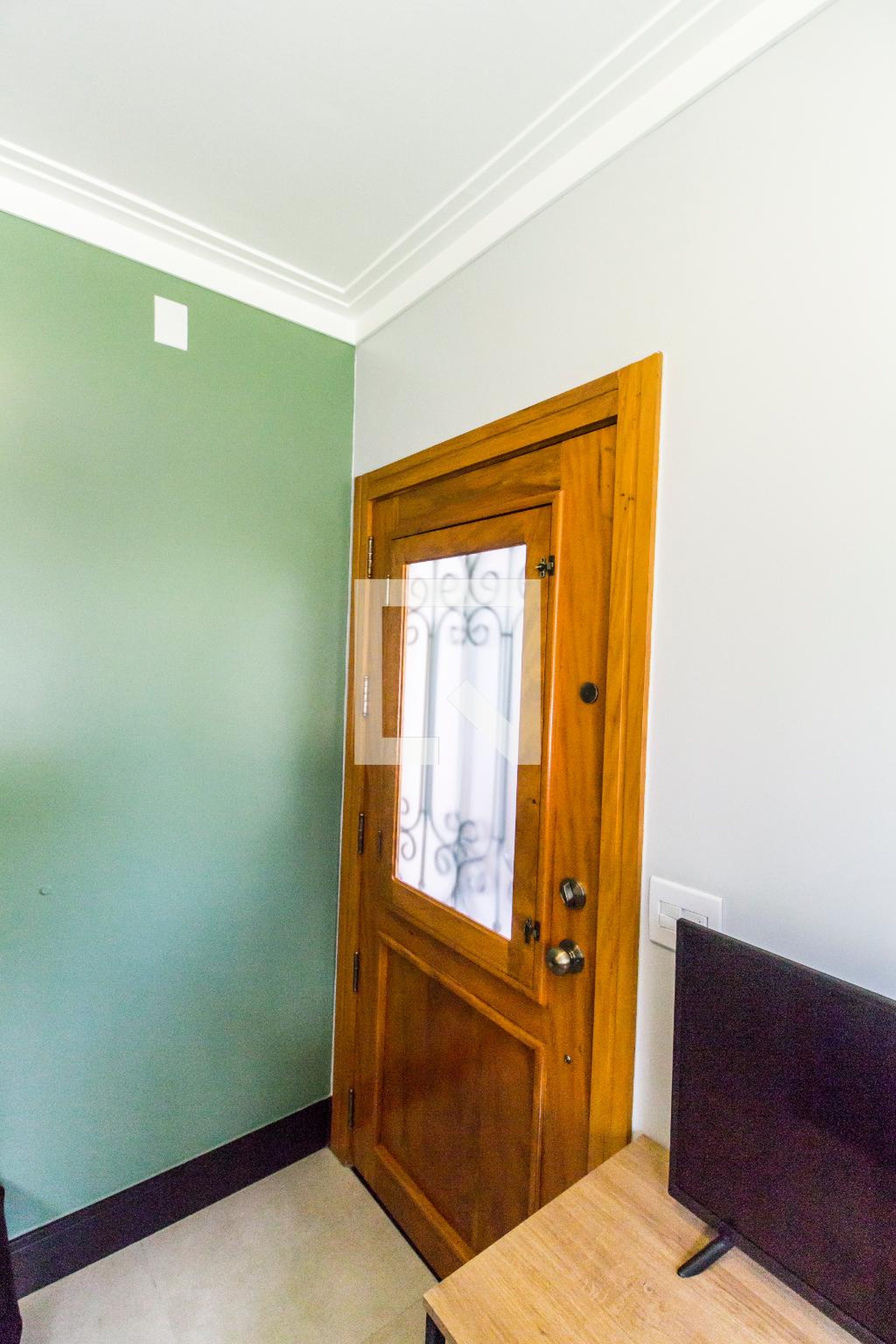 Entrada Condomínio em Alameda Equador, 181