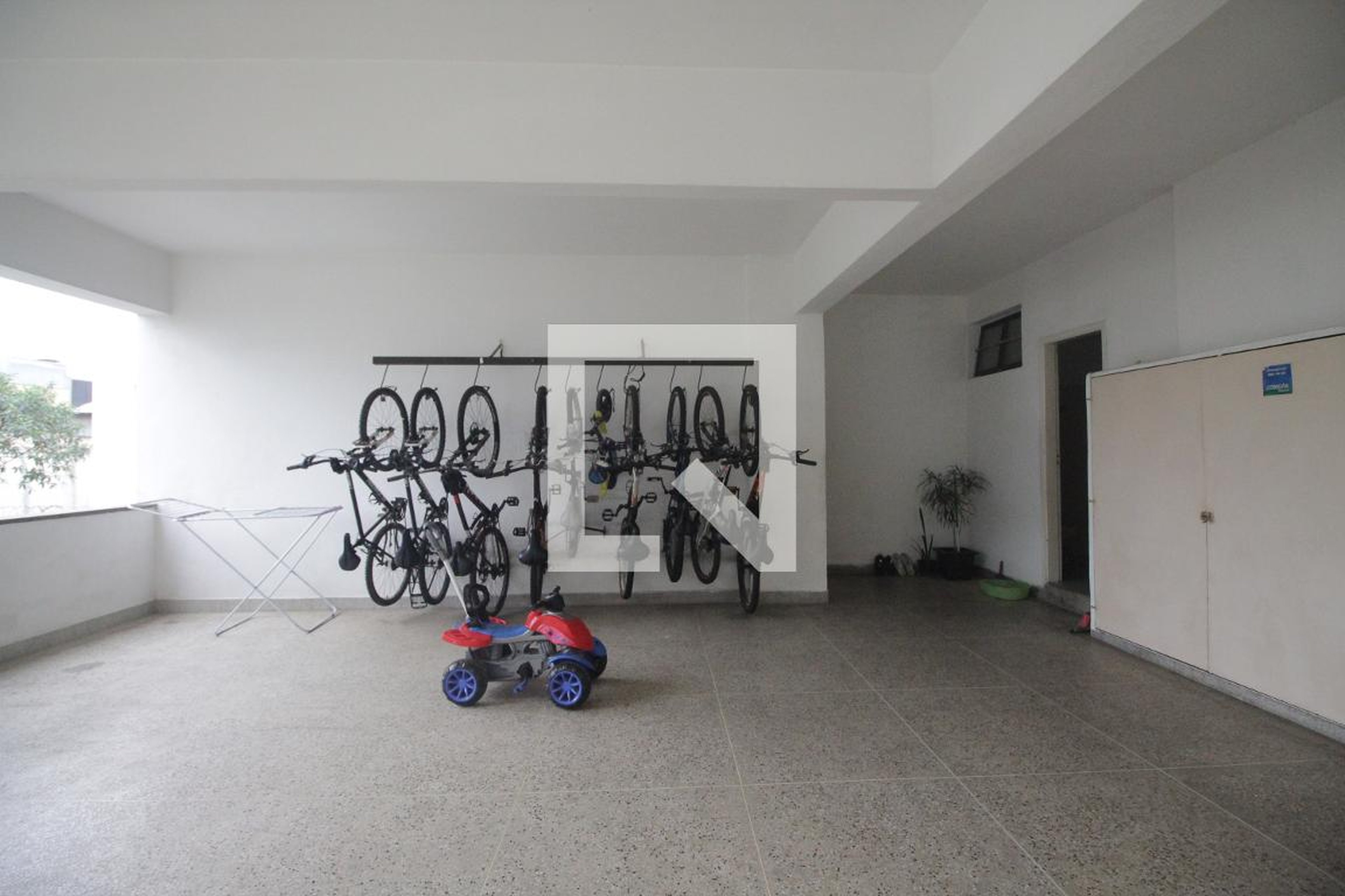 bicicletario - Edifício Alfredo Cangueiro