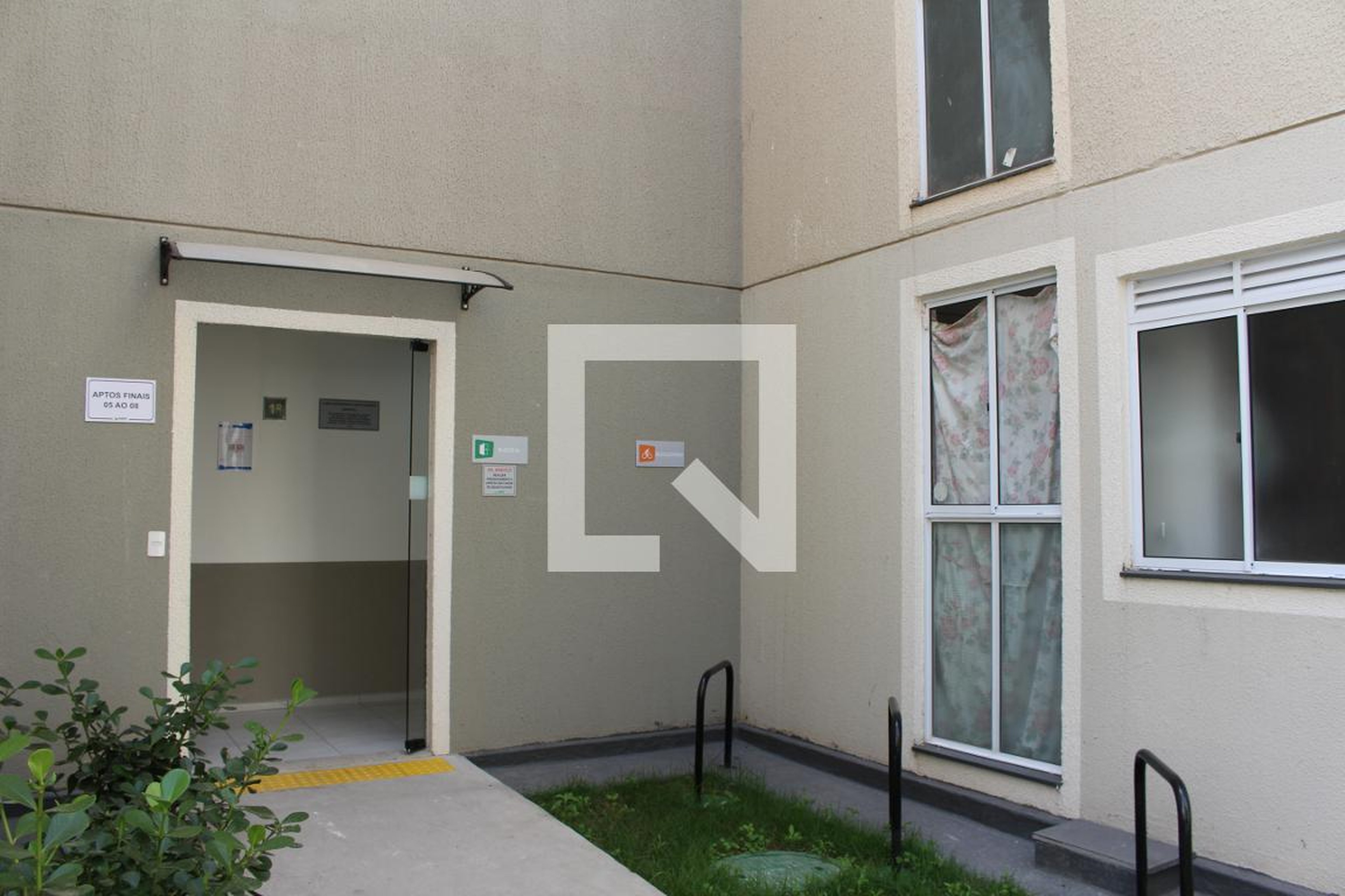 Entrada do Prédio - Golden Plaza