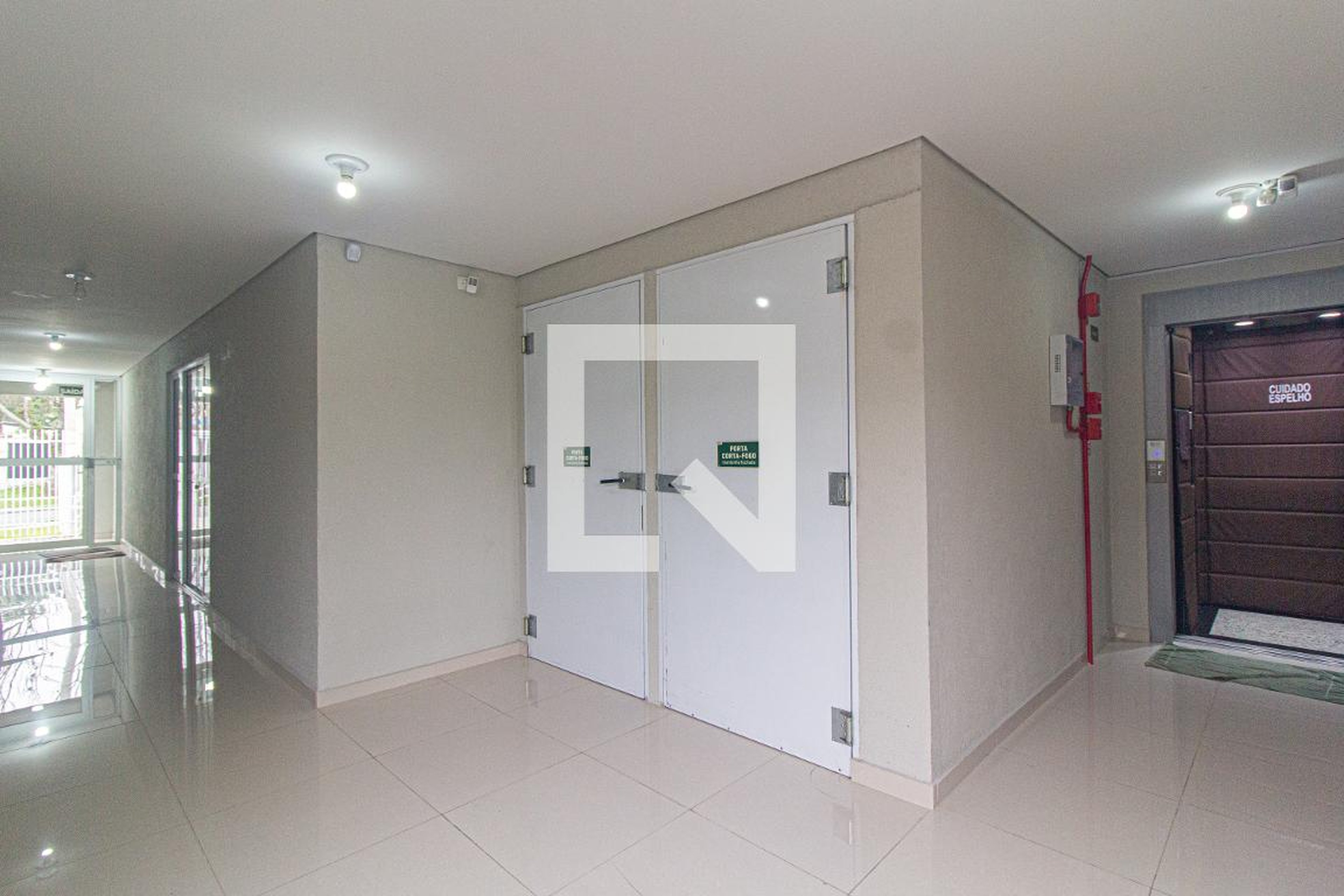 Hall de entrada - Edifício Residencial Sakura II