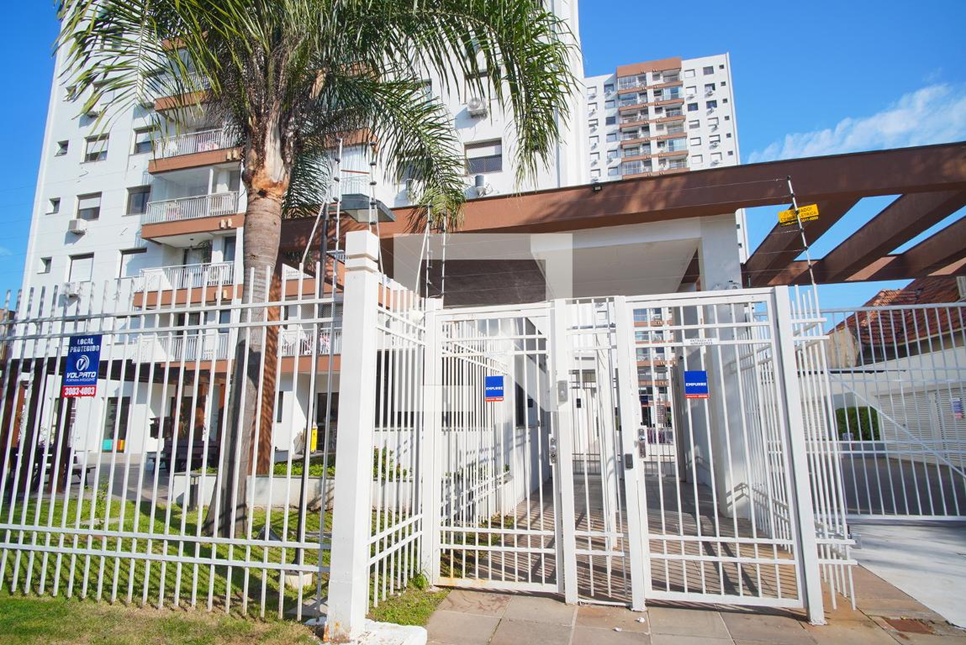 Fachada do Condomínio Condomínio em Rua Piauí, 41