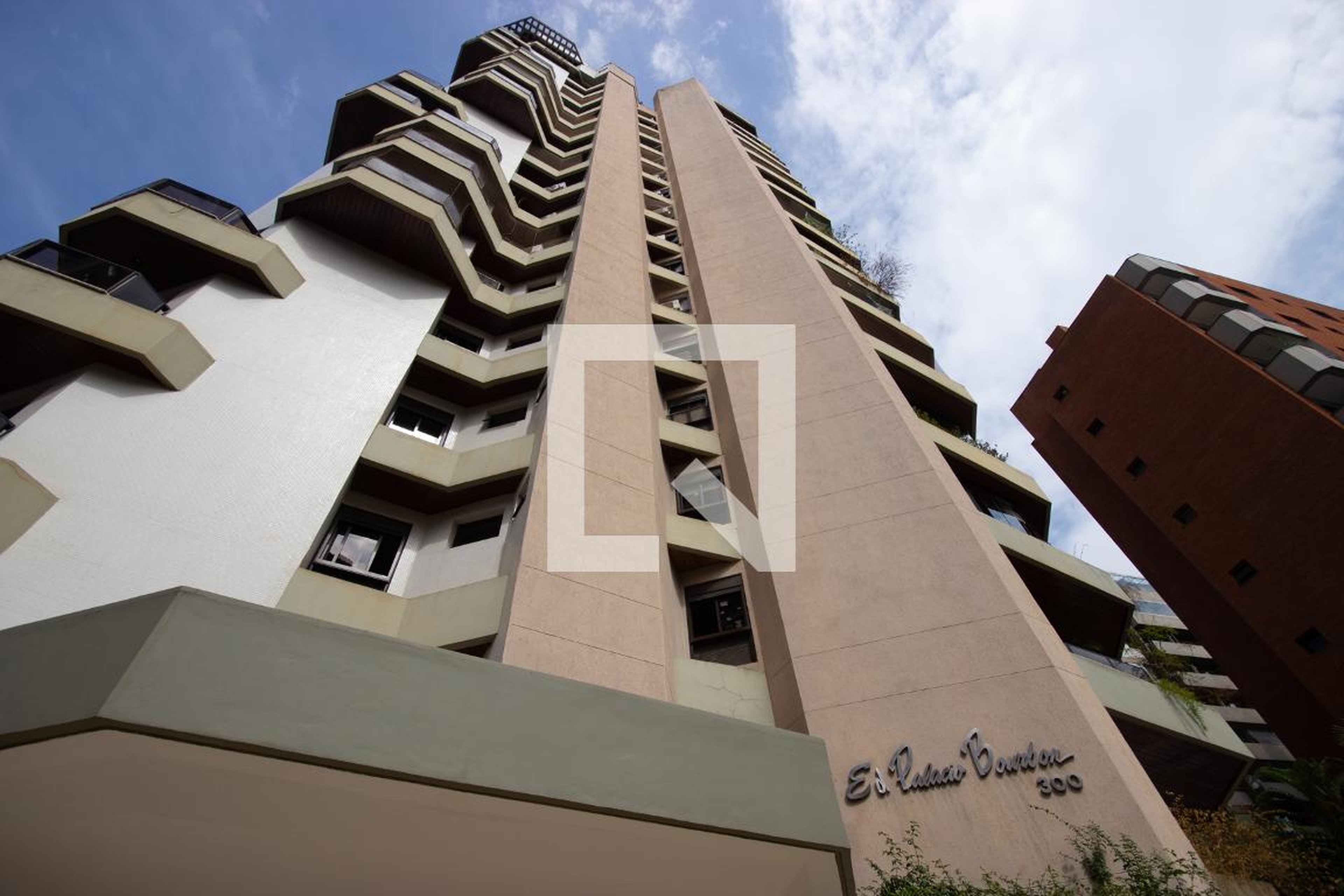 Fachada Condomínio Palácio Bourbom