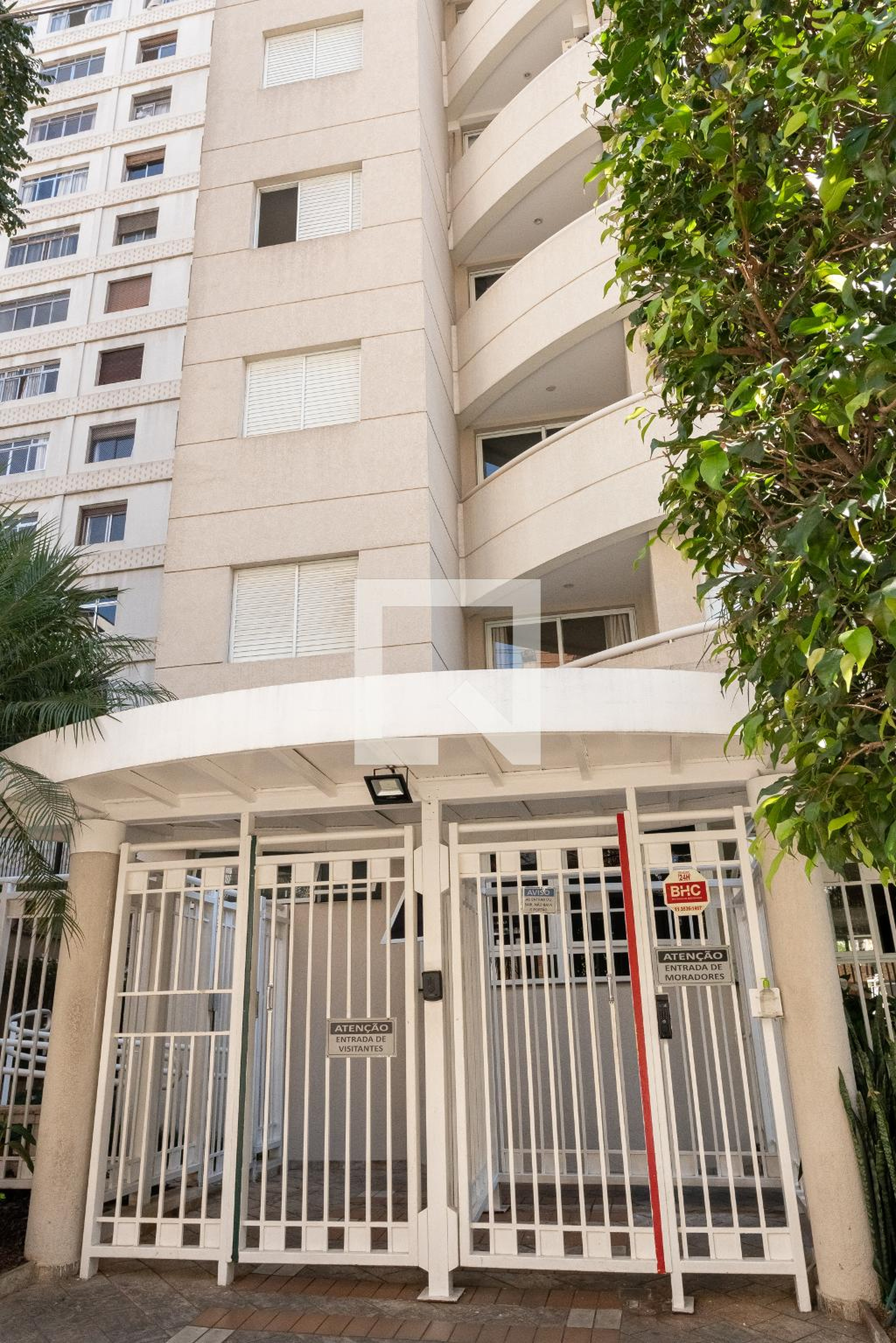 Fachada Condomínio em Rua Cardoso de Almeida, 804