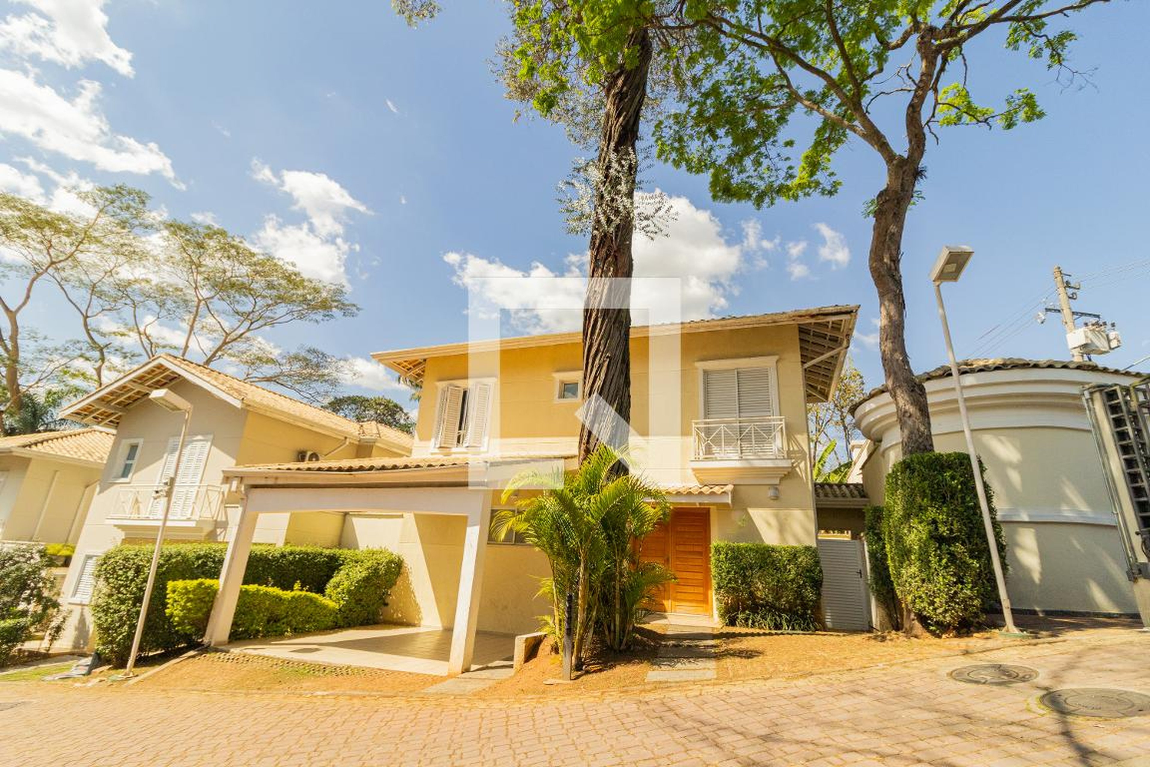 Fachada Condomínio Maison Vitória Régia