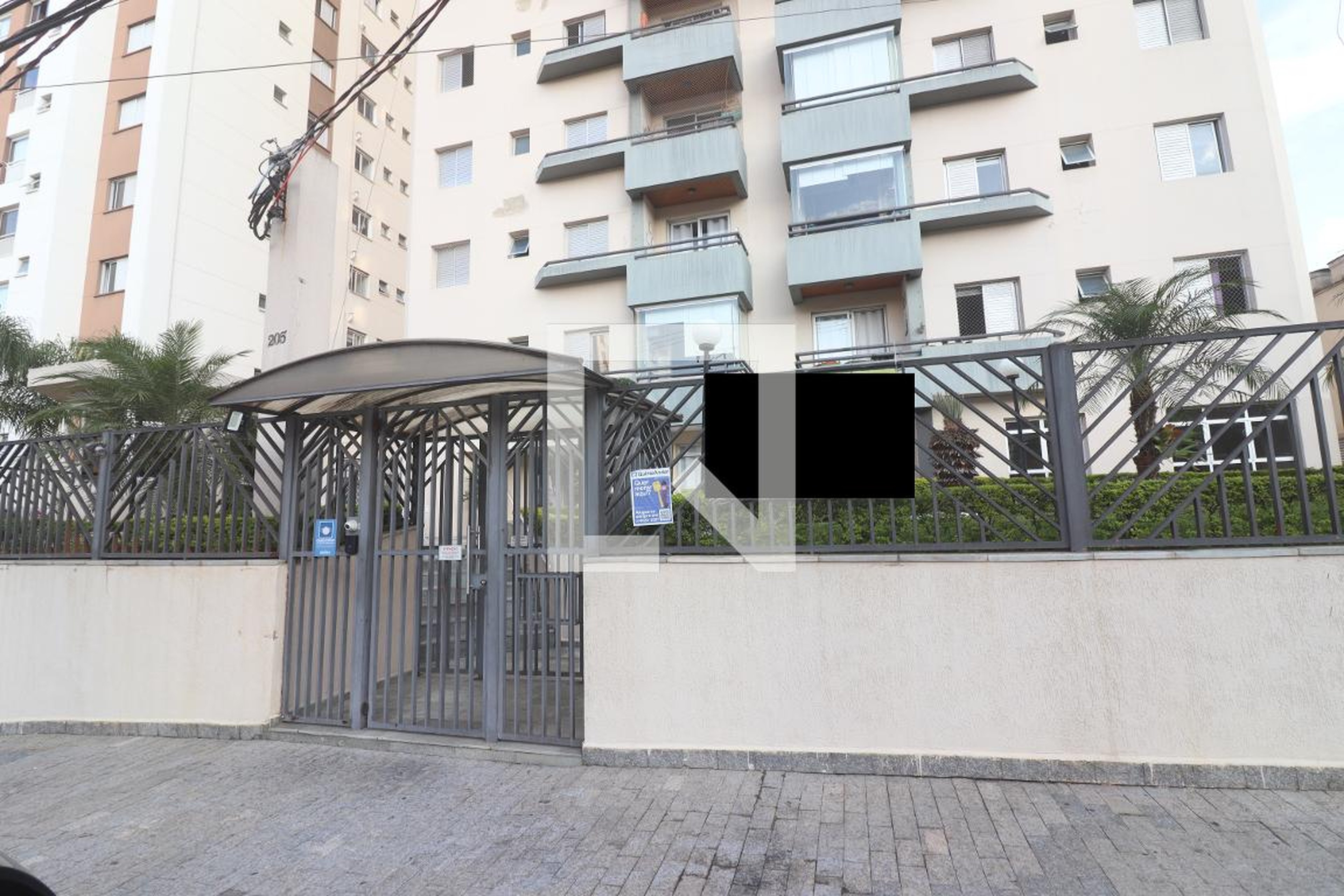 Fachada do condomínio Condomínio em Rua Damiana da Cunha, 635