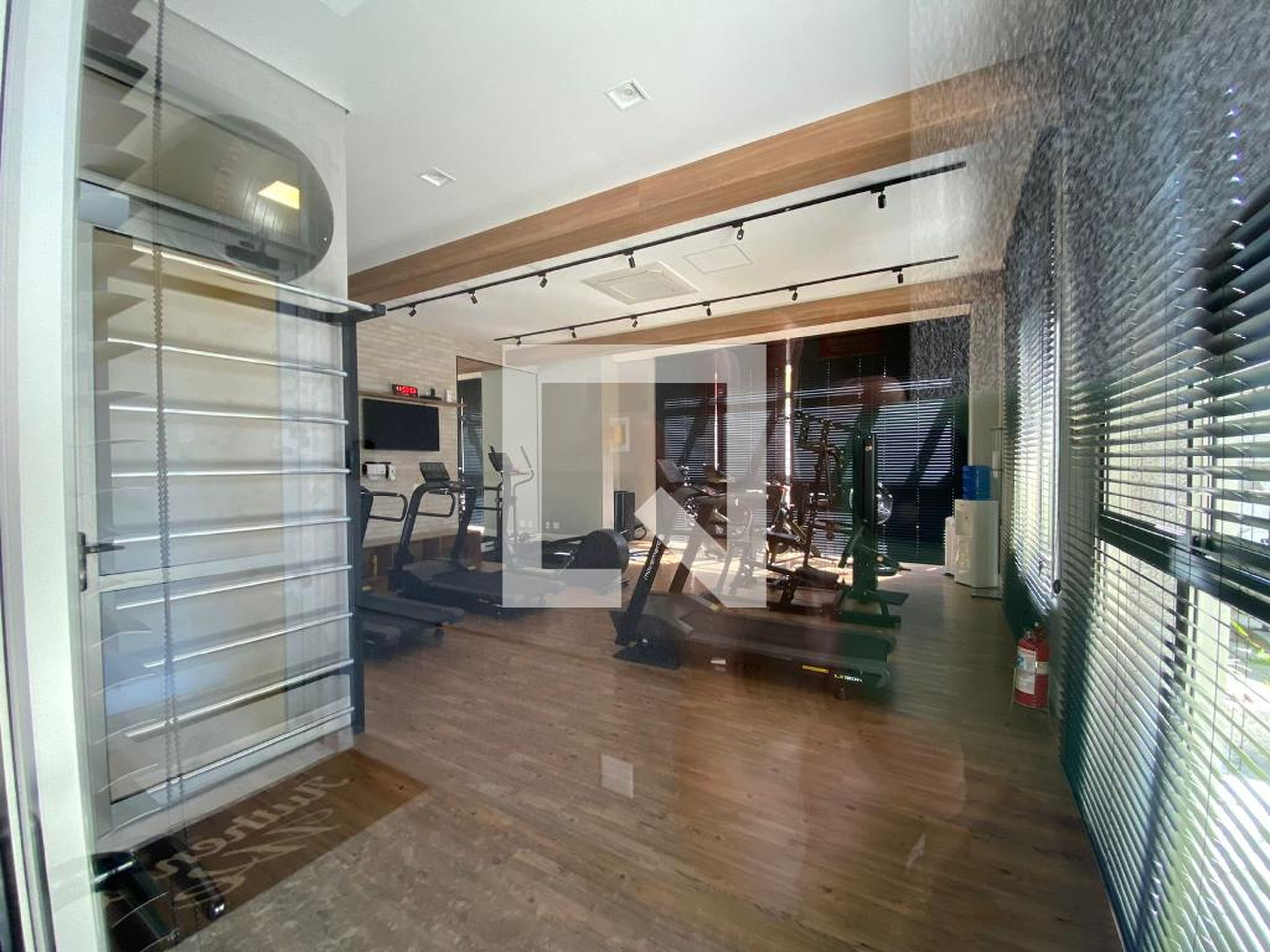 Academia - Authentic We