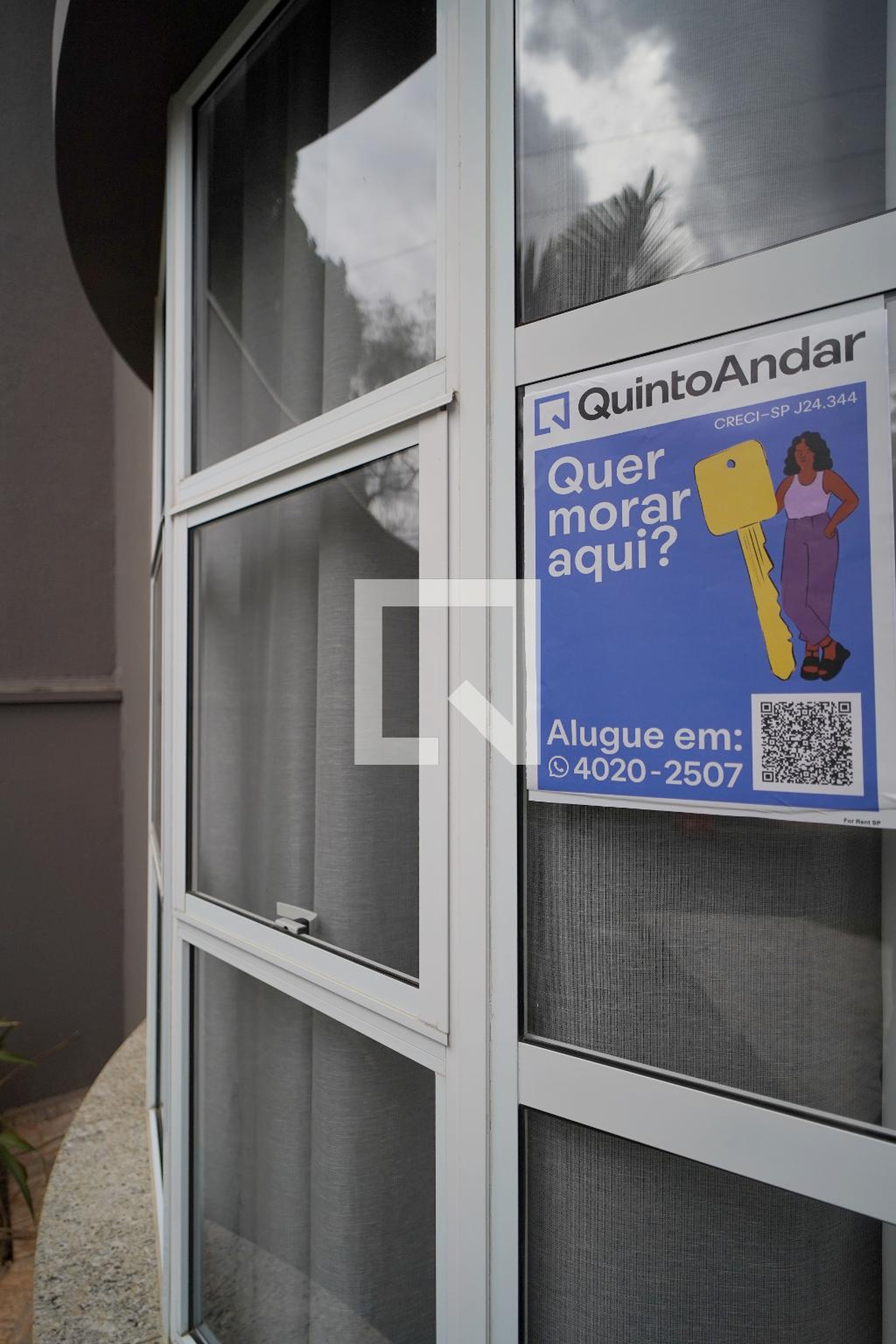 Fachada Condomínio em Rua Sônia Maria Rosa, 157