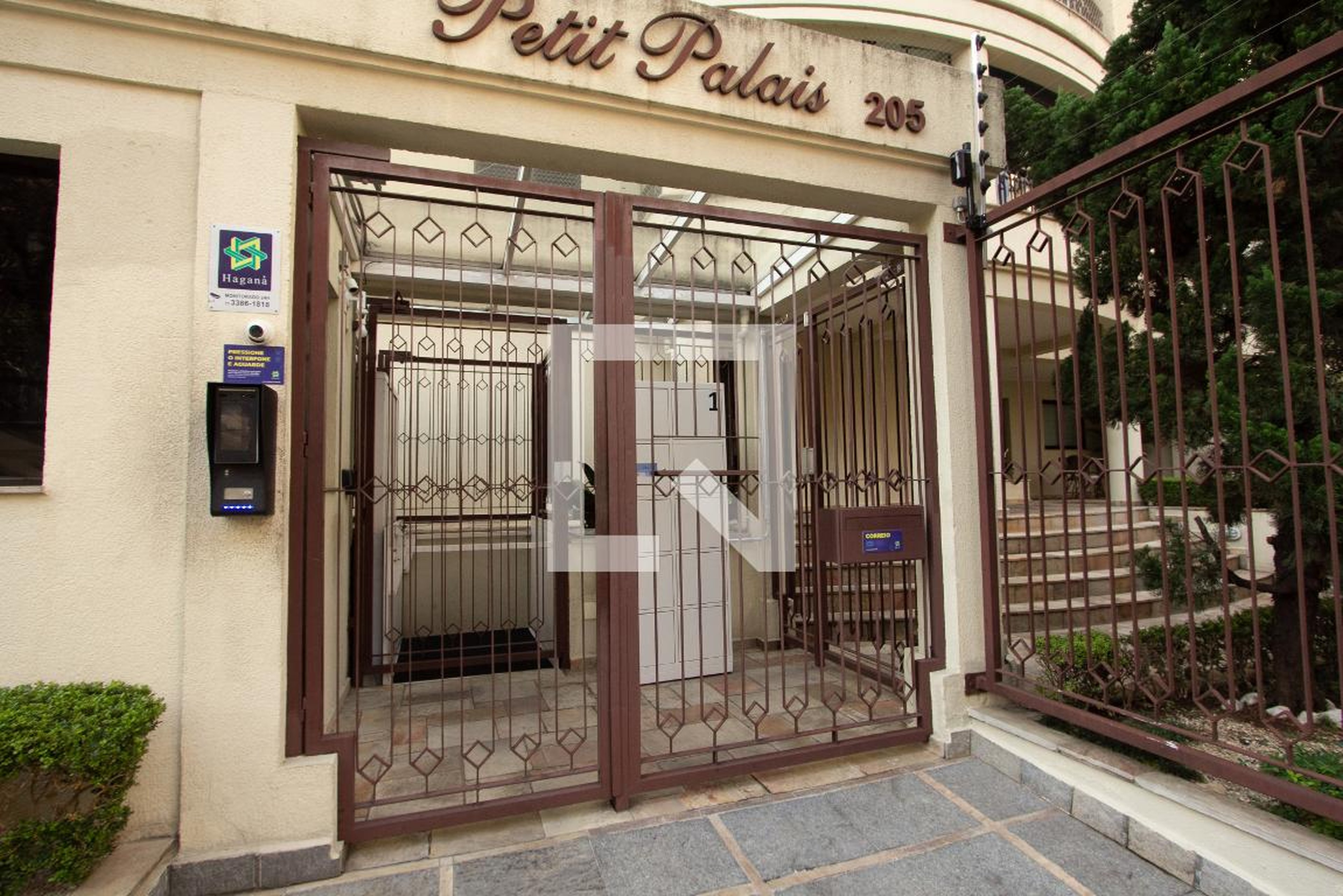 Fachada Condomínio Petit Palais