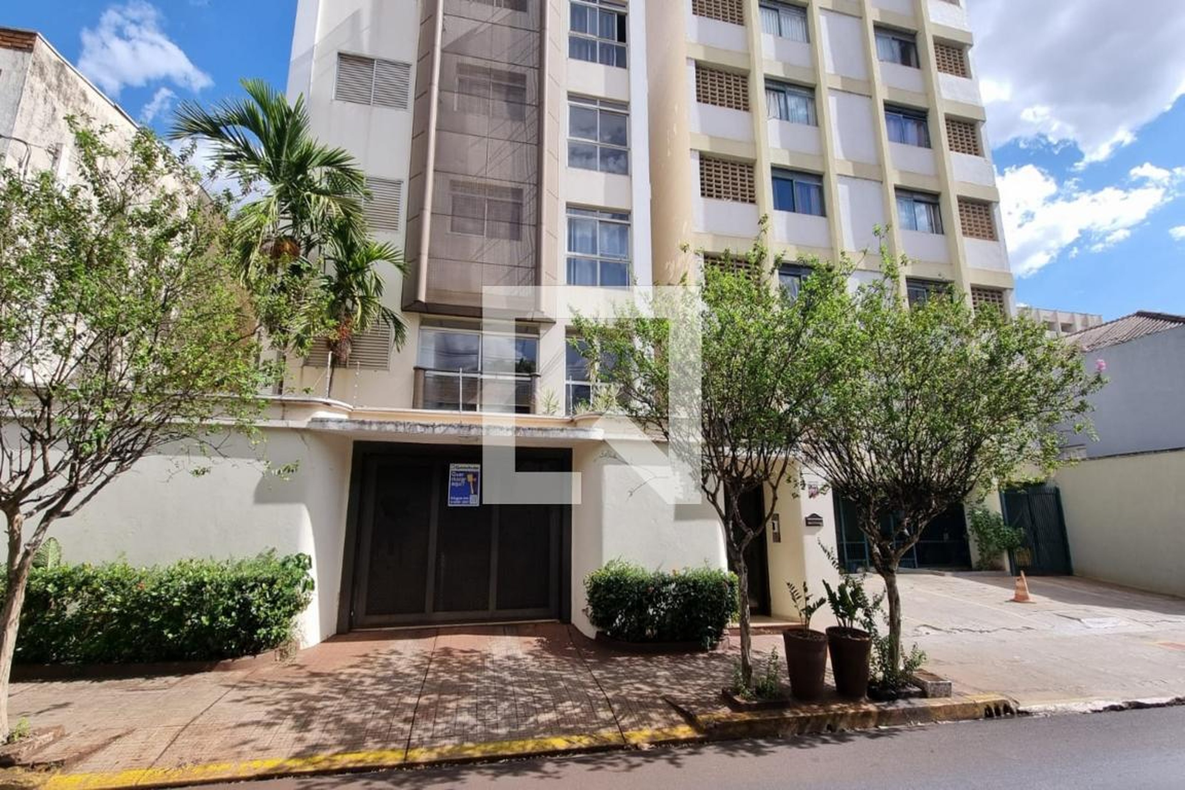 Fachada Condomínio em Rua Prudente de Morais, 448